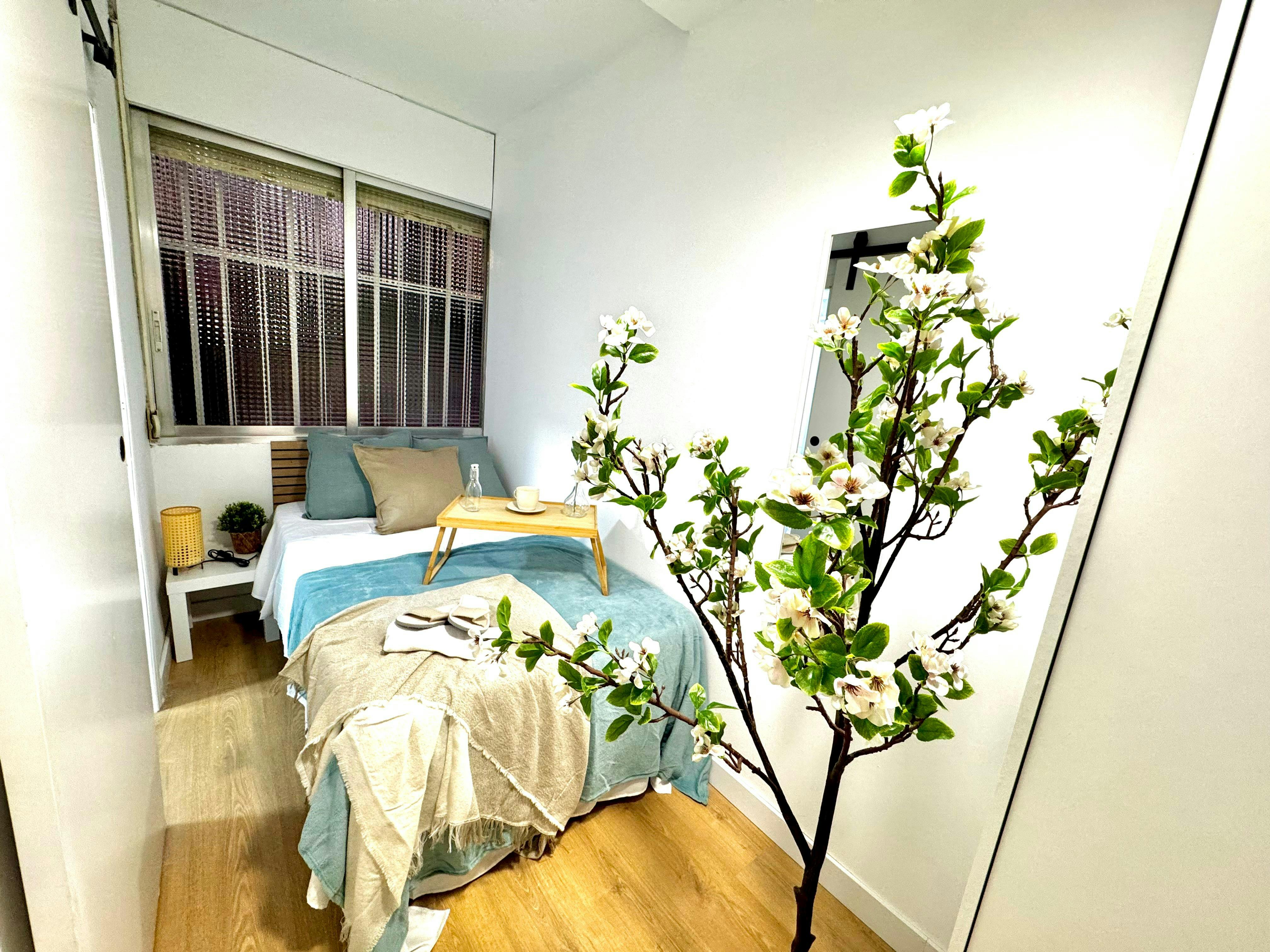 Avenida de la Verbena de la Paloma, Madrid preview