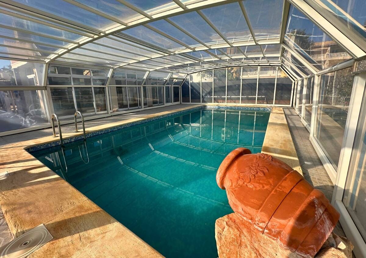 House for rent for €4,807 per month in Orihuela, Avenida de Torrevieja