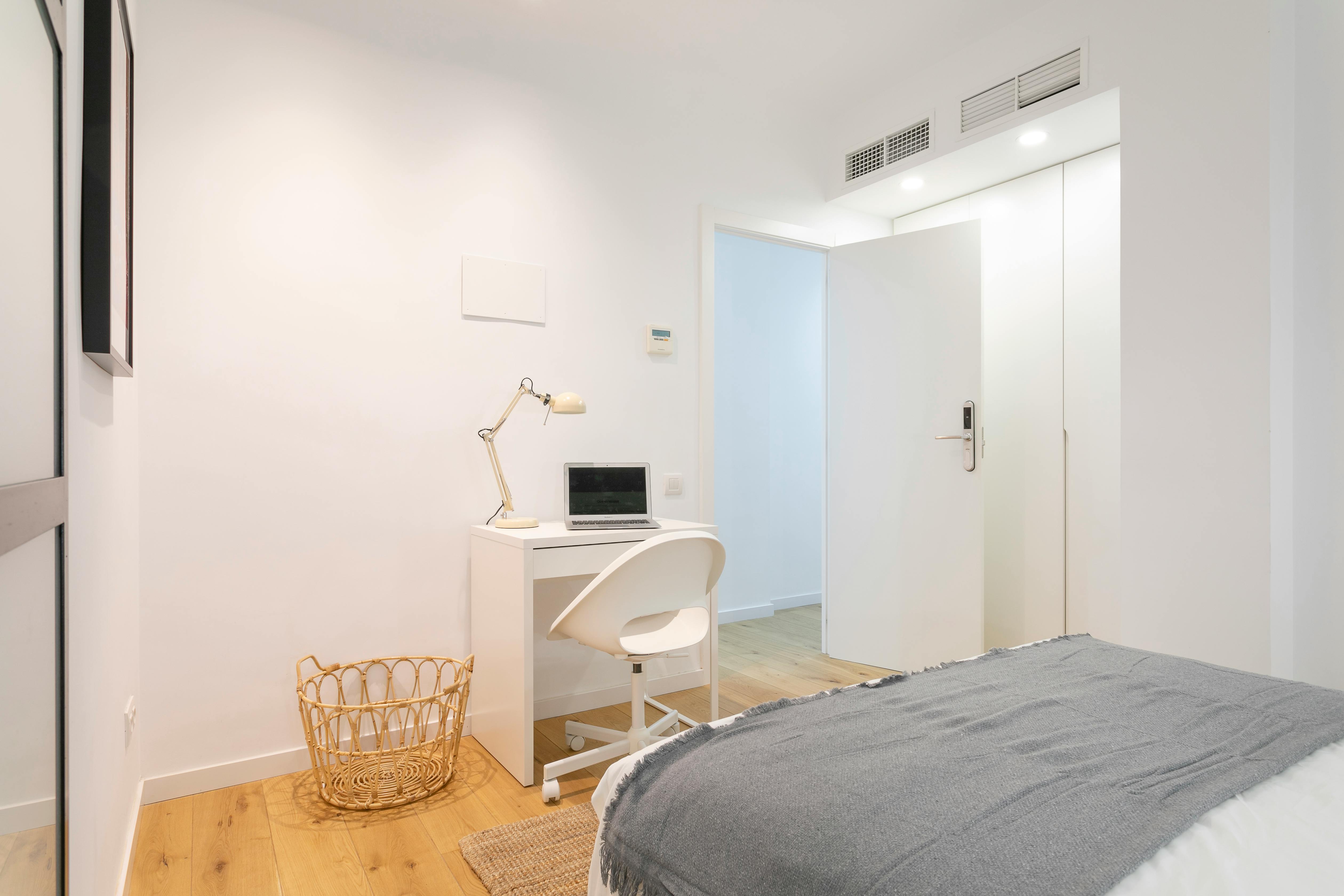 Apartment Alicante, 1 bed, 12m² — photo 7