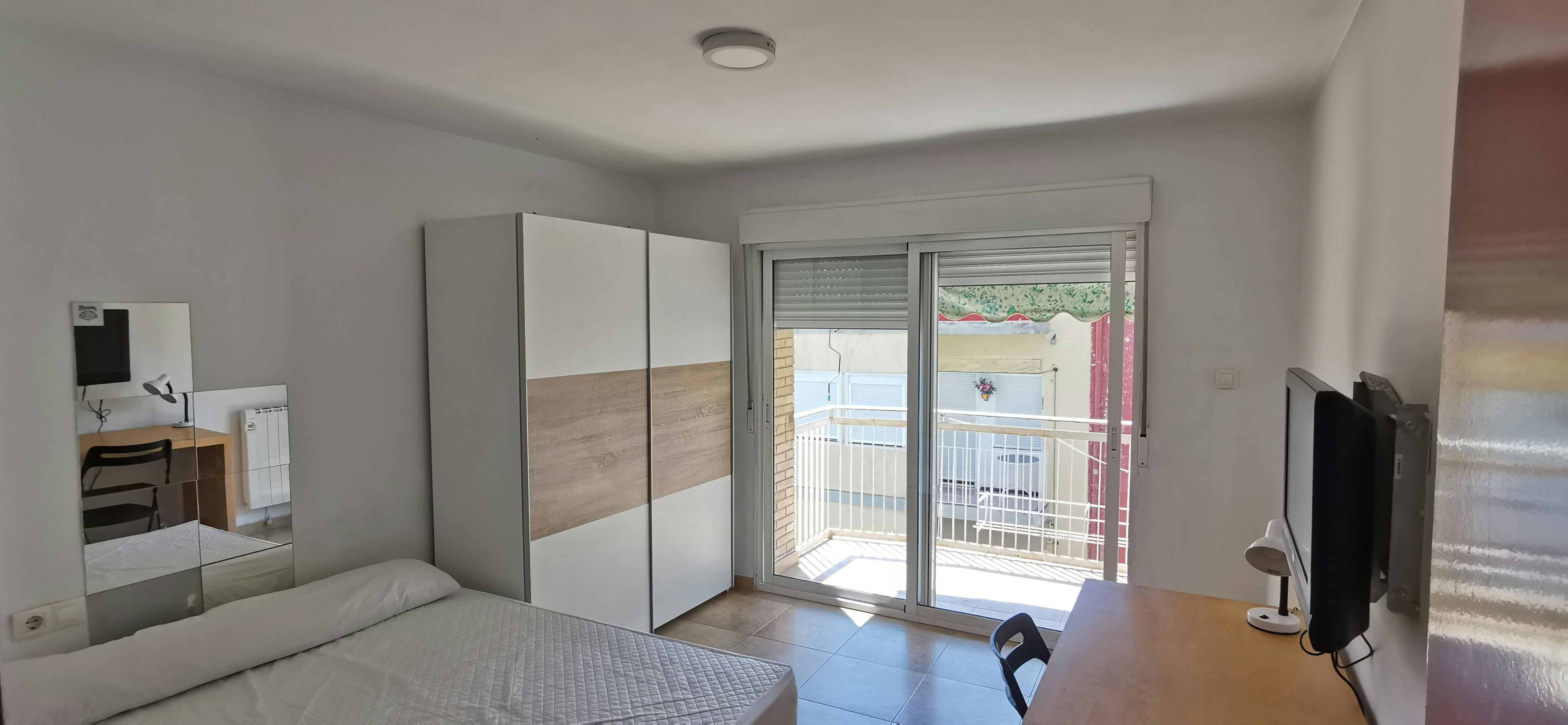 Private room for rent for €490 per month in Alicante, Calle Valencia