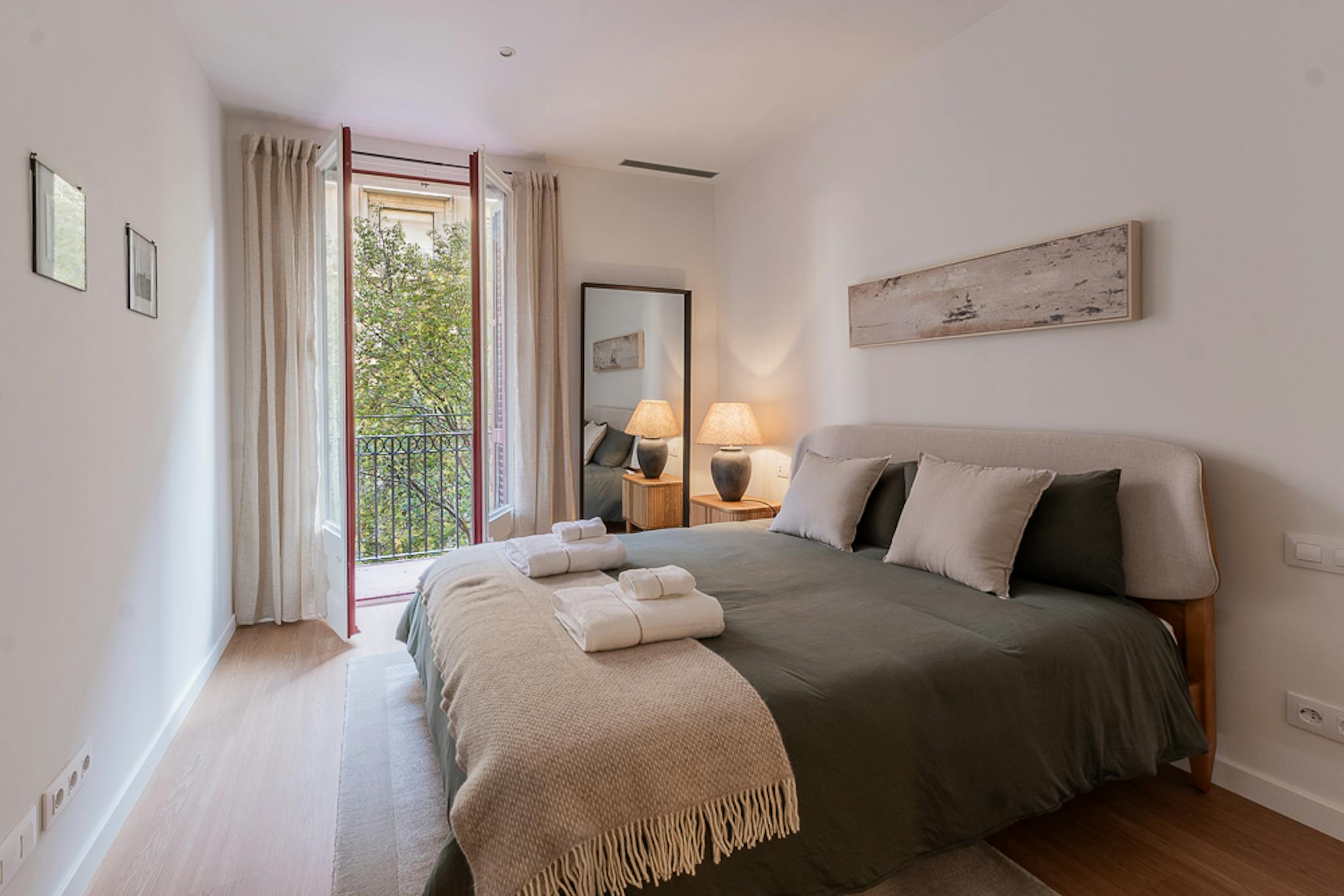 Carrer de Provença, Barcelona preview