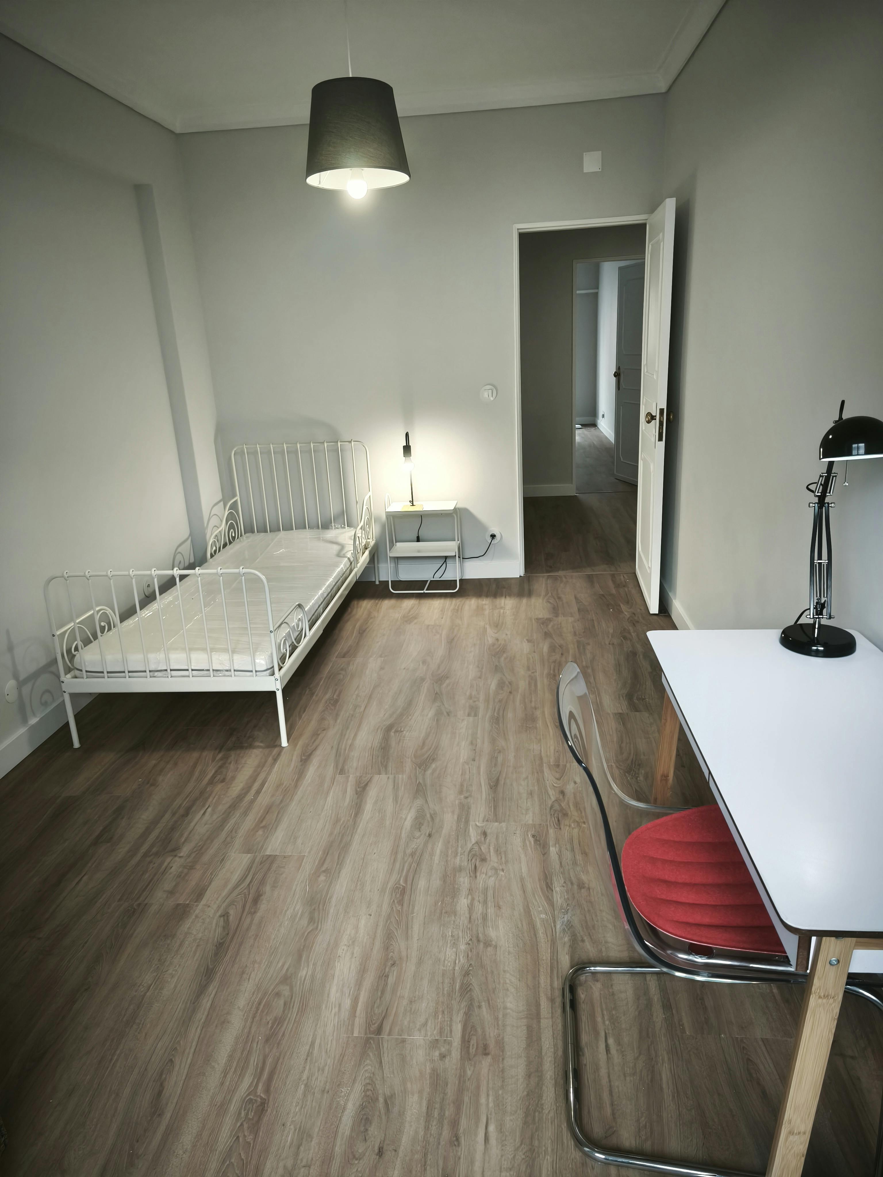 Apartment Queluz, 1 bed, 14m² — photo 11
