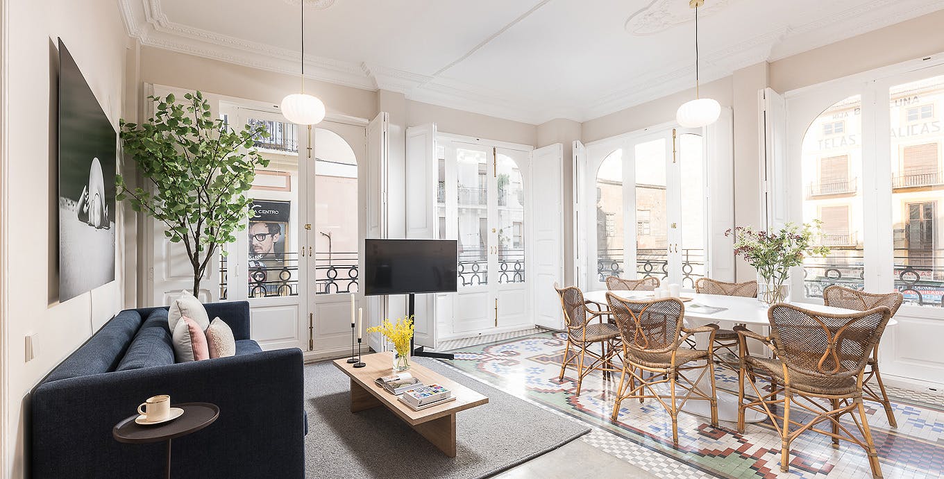 Apartment for rent for €3,192 per month in Valencia, Calle Cambios