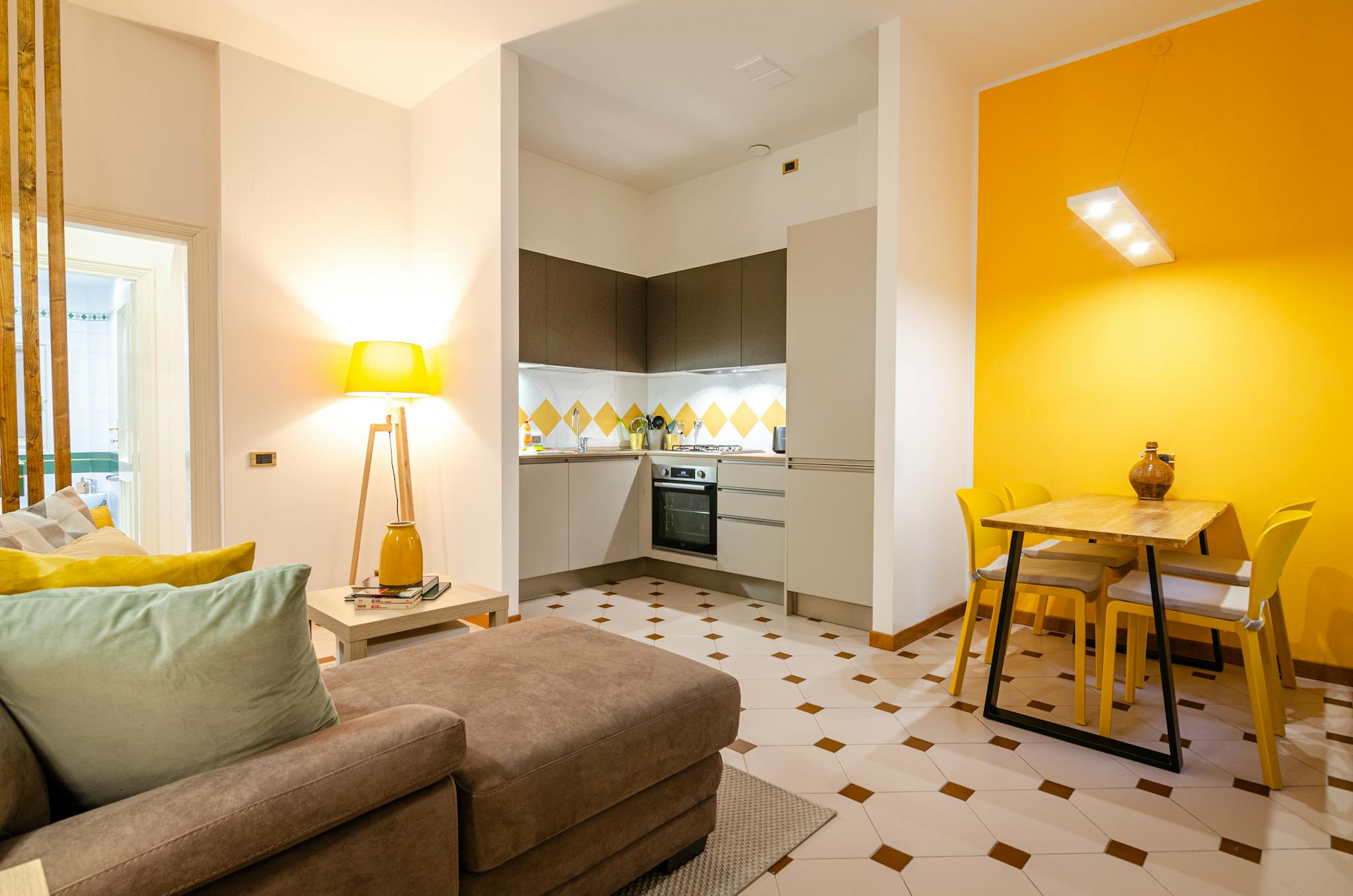 Via Santa Margherita, Bologna preview