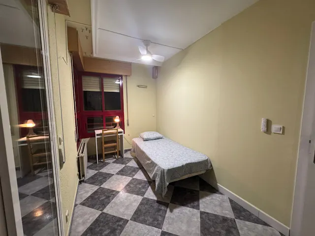 Private room in Calle del Cabo Machichaco, Madrid (1585620) room image 2