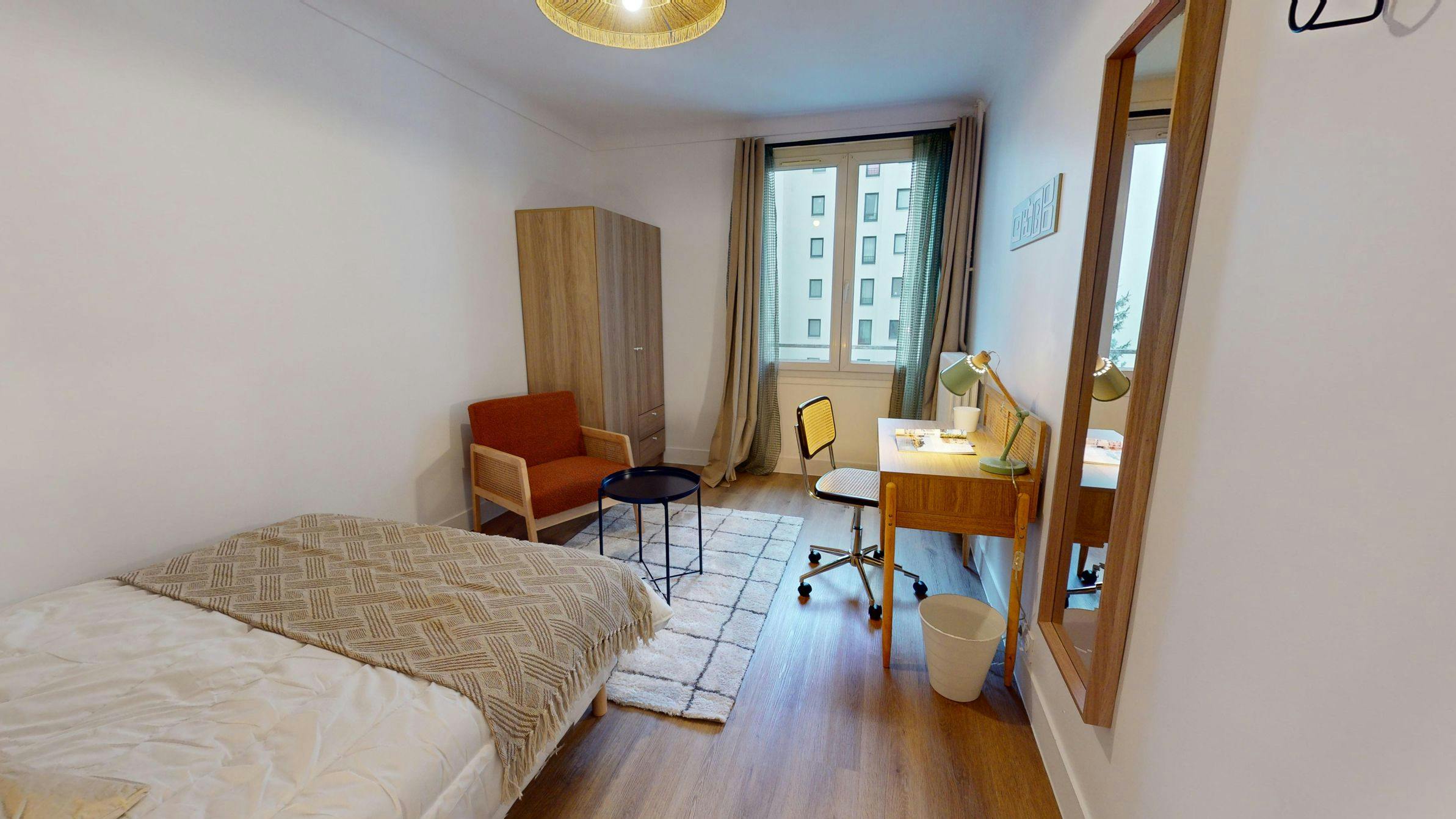 Private room for rent on Rue de Saussure, Paris - Plus