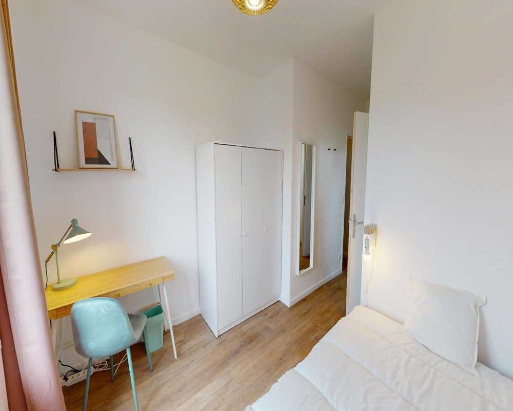 Rue Pierre Poli, Issy-les-Moulineaux preview