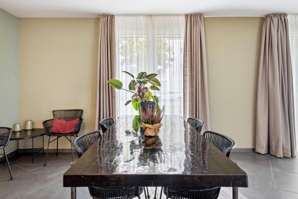 Appartement à louer pour 2 200 €/mois à Freiburg, Basler Landstraße