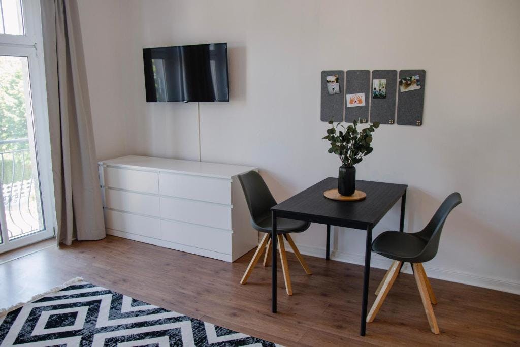 Apartment for rent for €3,780 per month in Grünheide (Mark), Friedrich-Engels-Straße