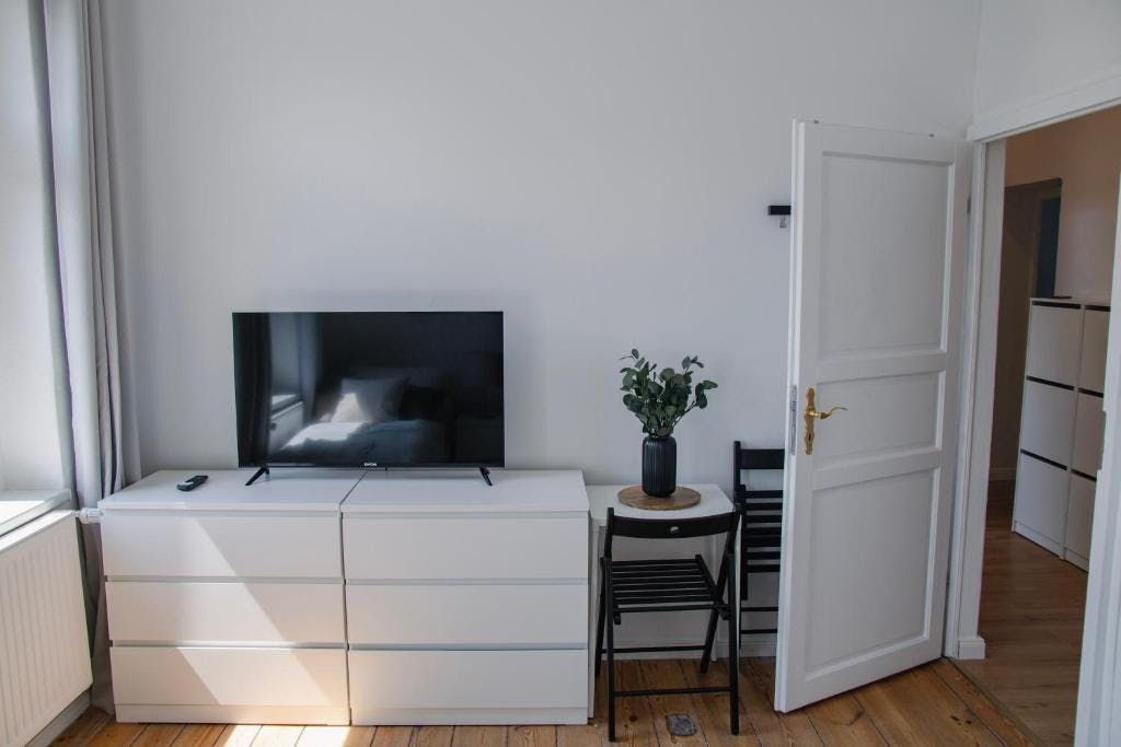 Apartment for rent for €3,780 per month in Grünheide (Mark), Friedrich-Engels-Straße