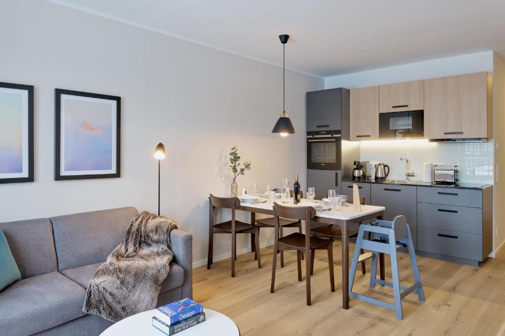Apartment for rent for €4,000 per month in Hamburg, Hamburger Straße