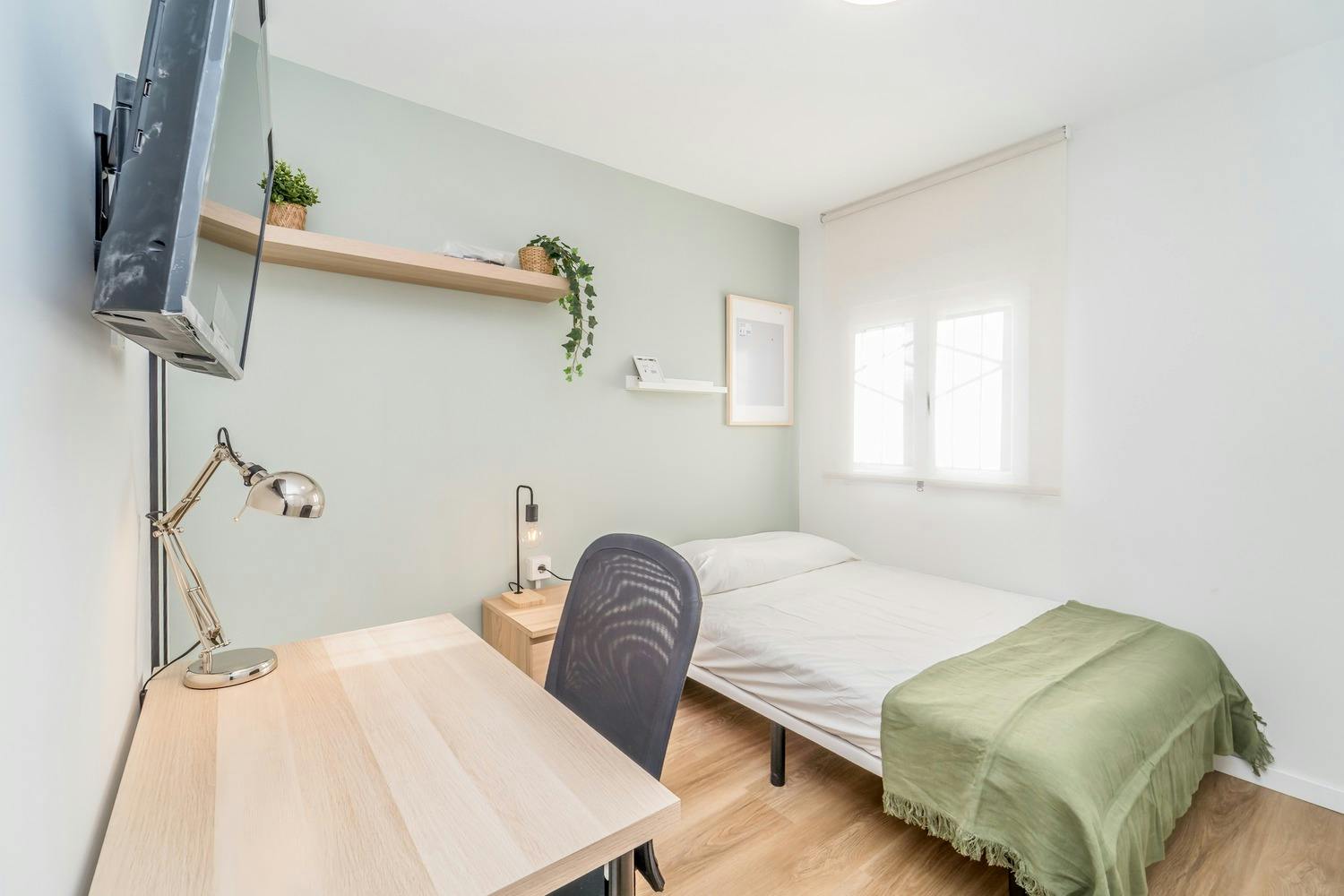 Privat rum att hyra för 345 € i månaden i Valladolid, Calle de la Via