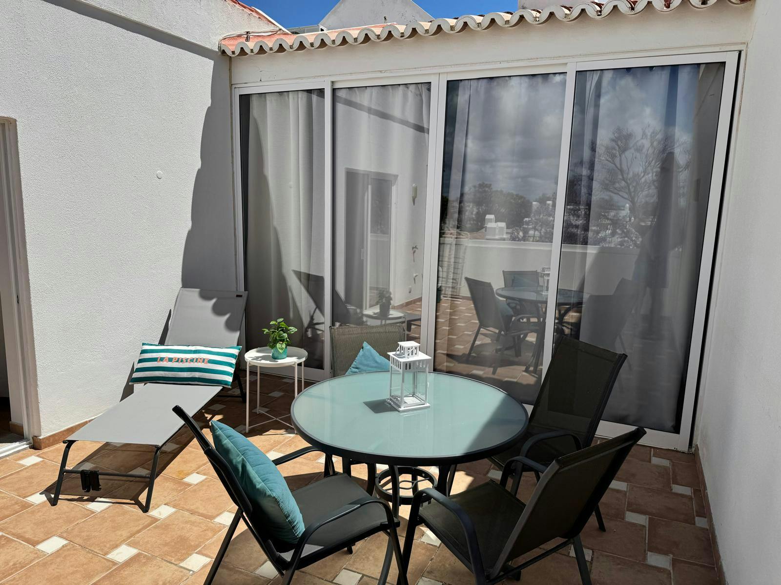 Apartamento para alugar por € 9.999 por mês em Tavira, Rua da Nora Branca