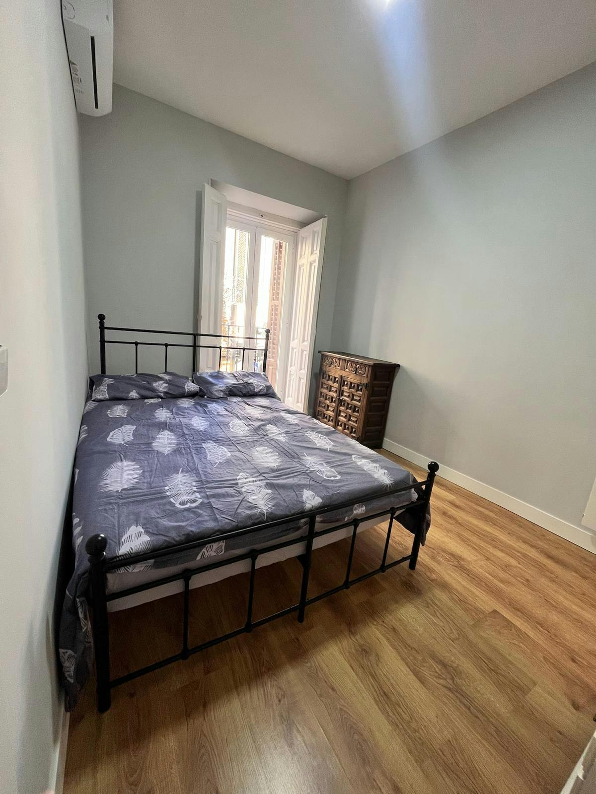 Calle de Santa Isabel, Madrid preview