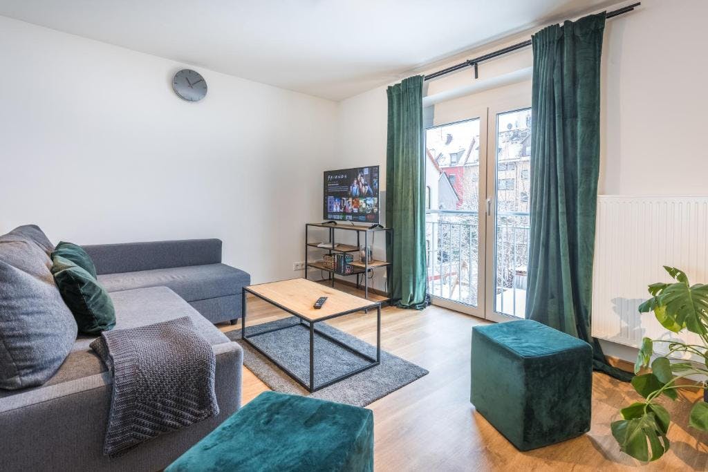 Apartment for rent for €2,600 per month in Augsburg, Friesenstraße