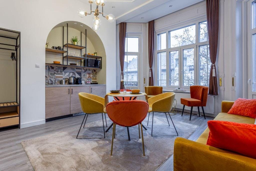 Apartment for rent for €2,000 per month in Budapest, Bartók Béla út