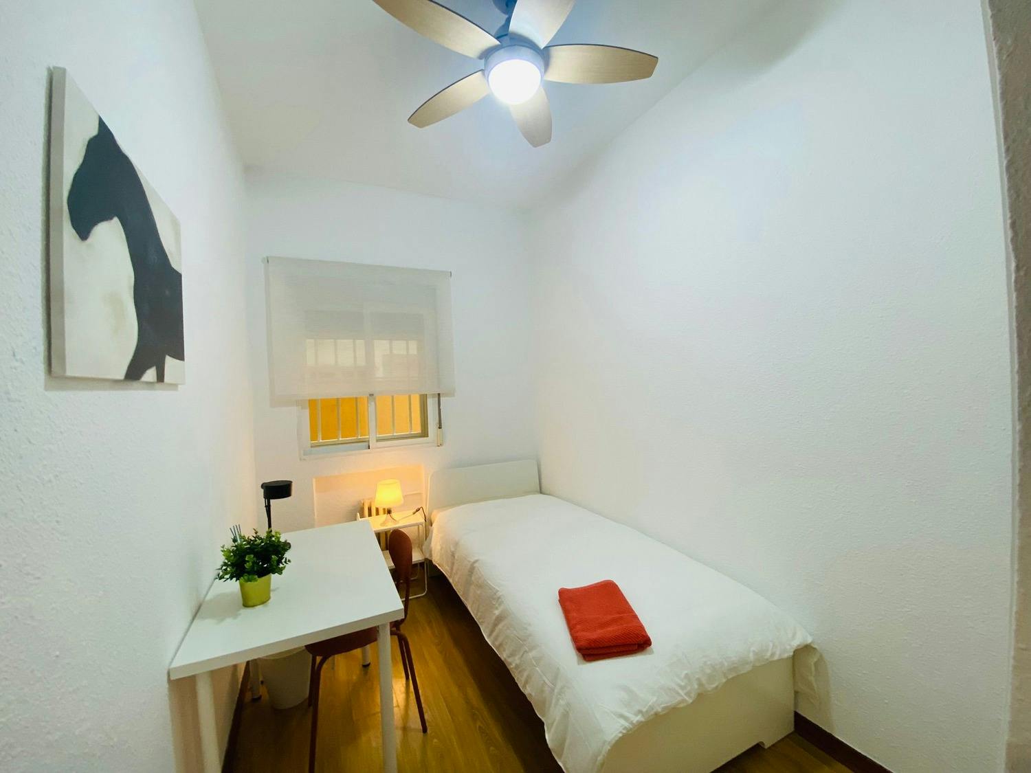 Avenida del Mediterráneo, Madrid preview