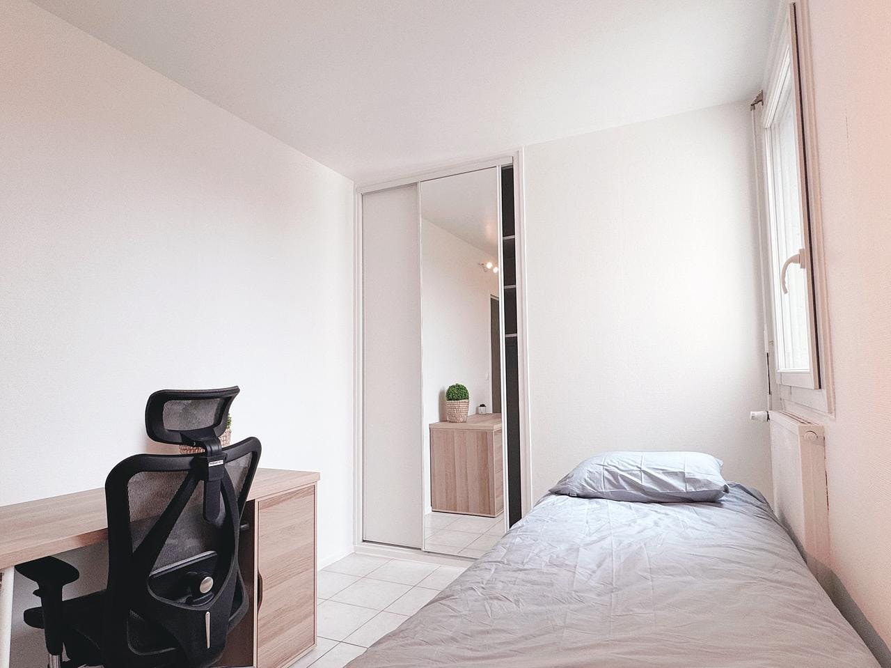 私人房间 正在以 €400 的月租出租，其位于 Angoulême, Rue d' Alexandrie