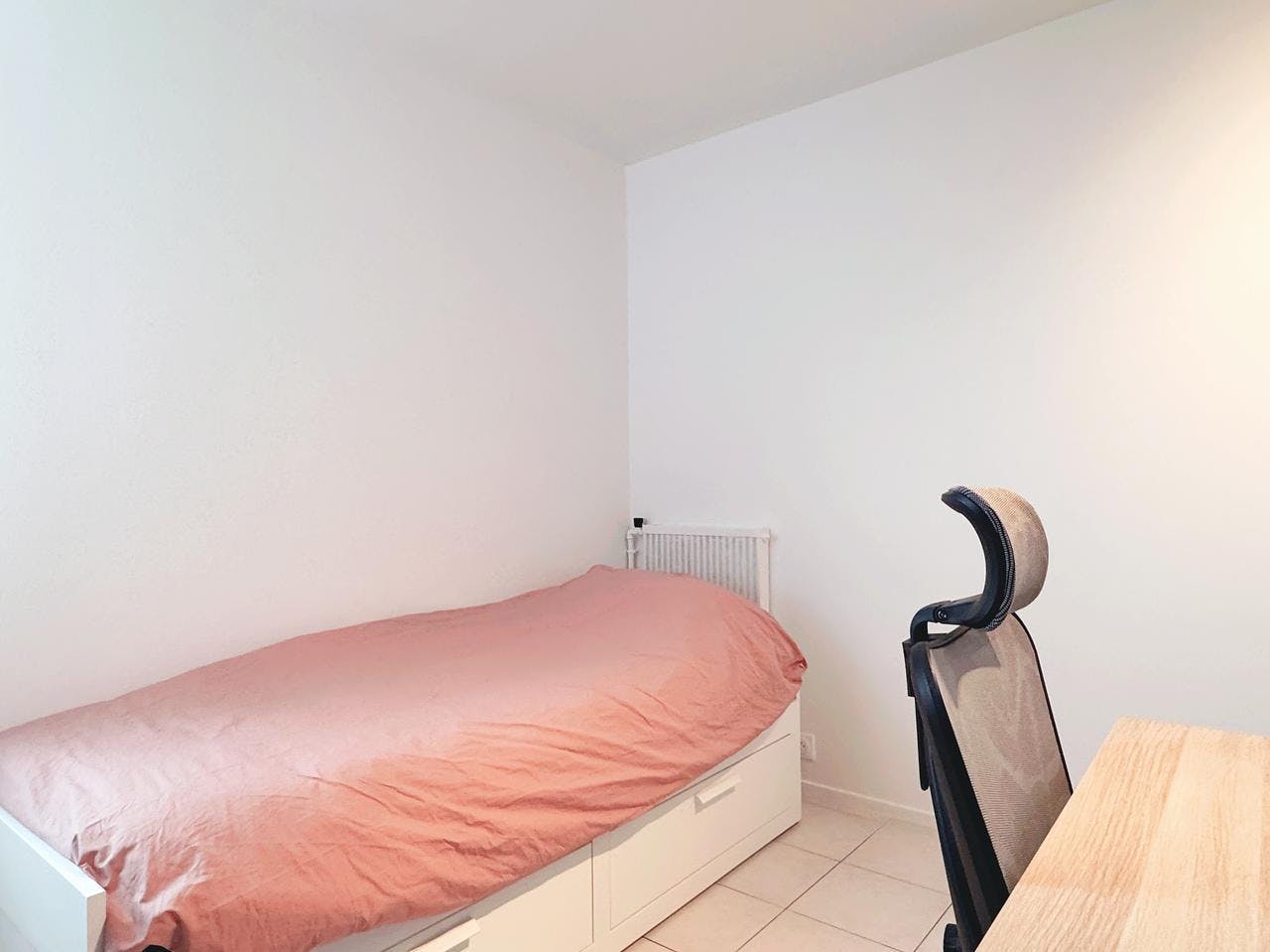 私人房间 正在以 €350 的月租出租，其位于 Angoulême, Rue d'Alexandrie