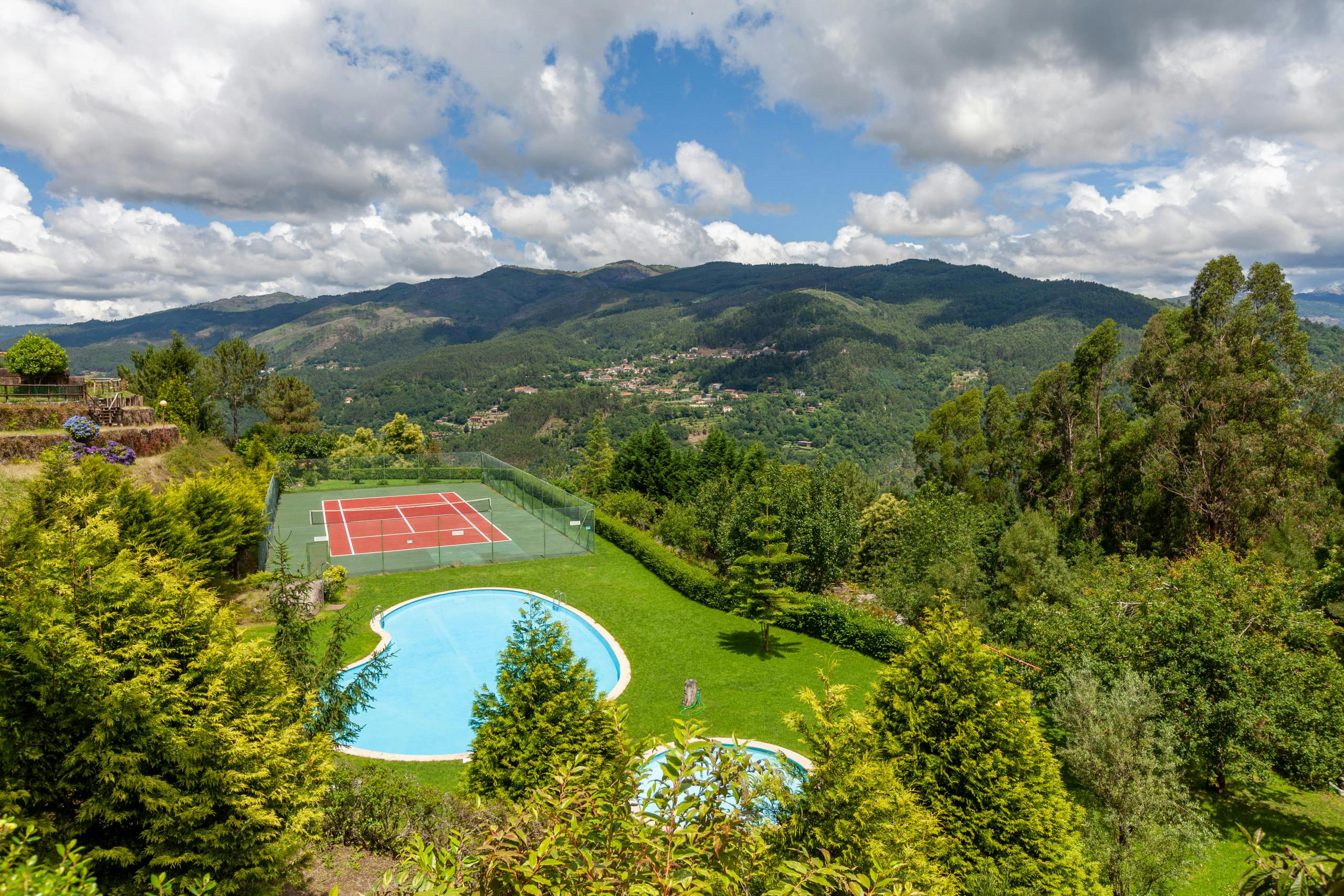 Casa in affitto a 1350 € al mese a União das freguesias de Caniçada e Soengas, EM595