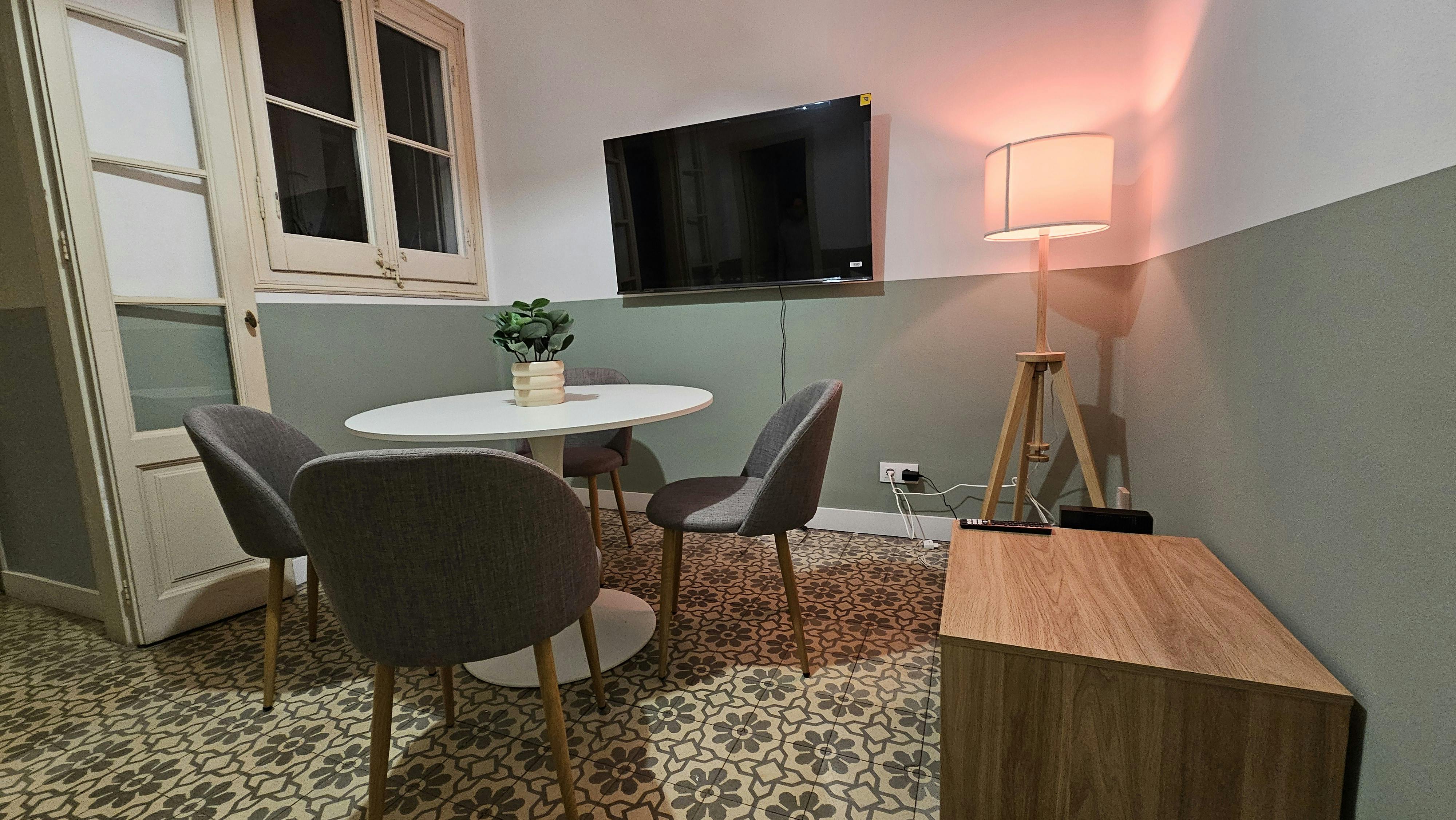 Apartment Barcelona, 1 bed, 8m² — photo 1