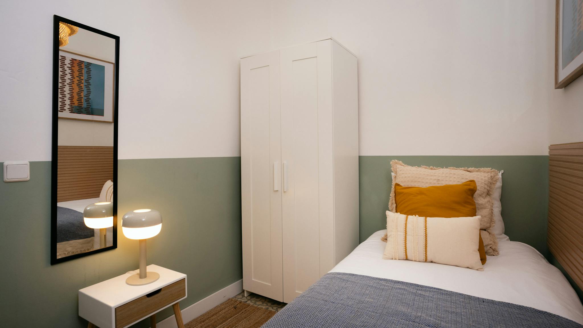 Carrer de Calàbria, Barcelona preview