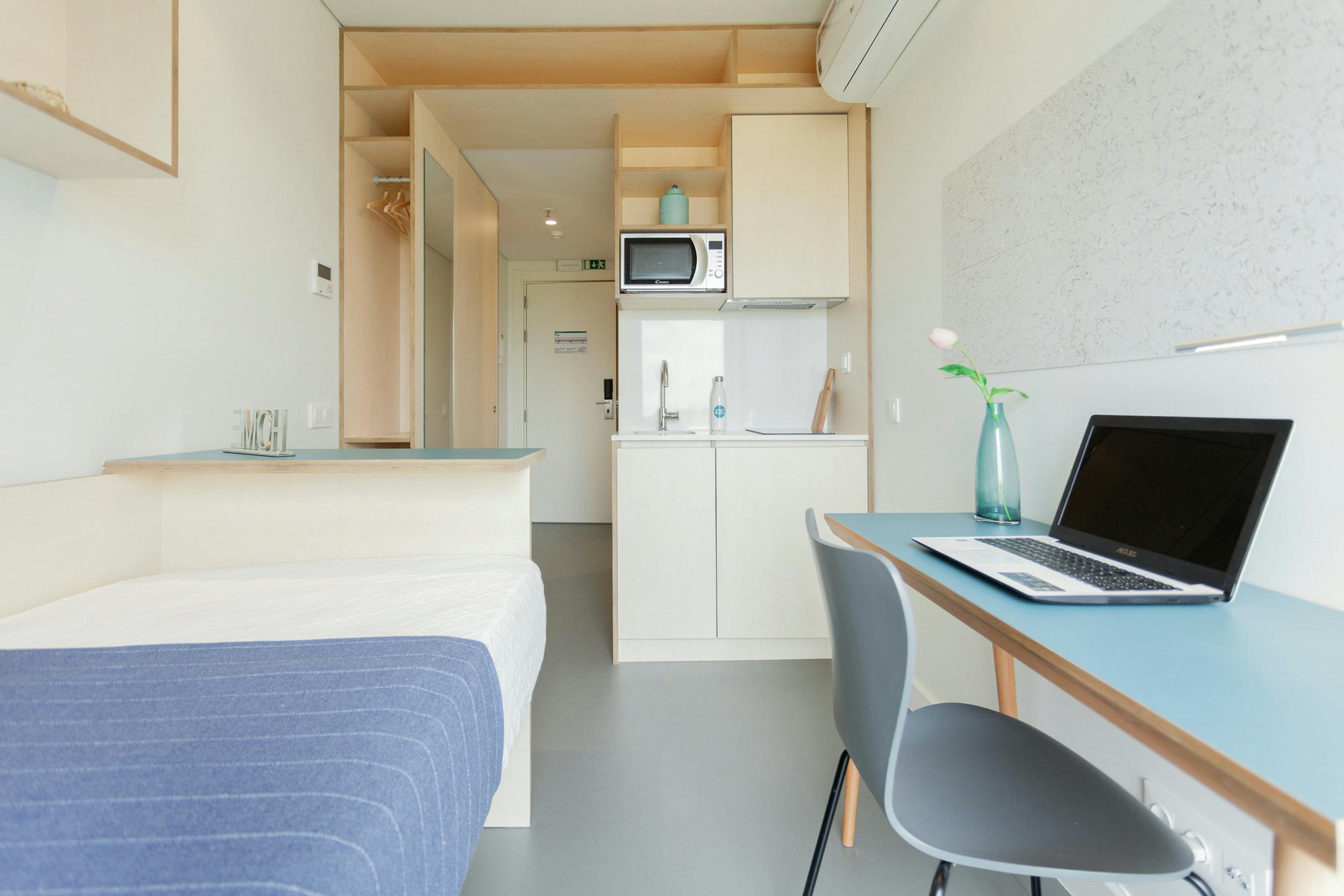 Studio for rent for €877 per month in Carcavelos, Rua Eusébio Ferreira