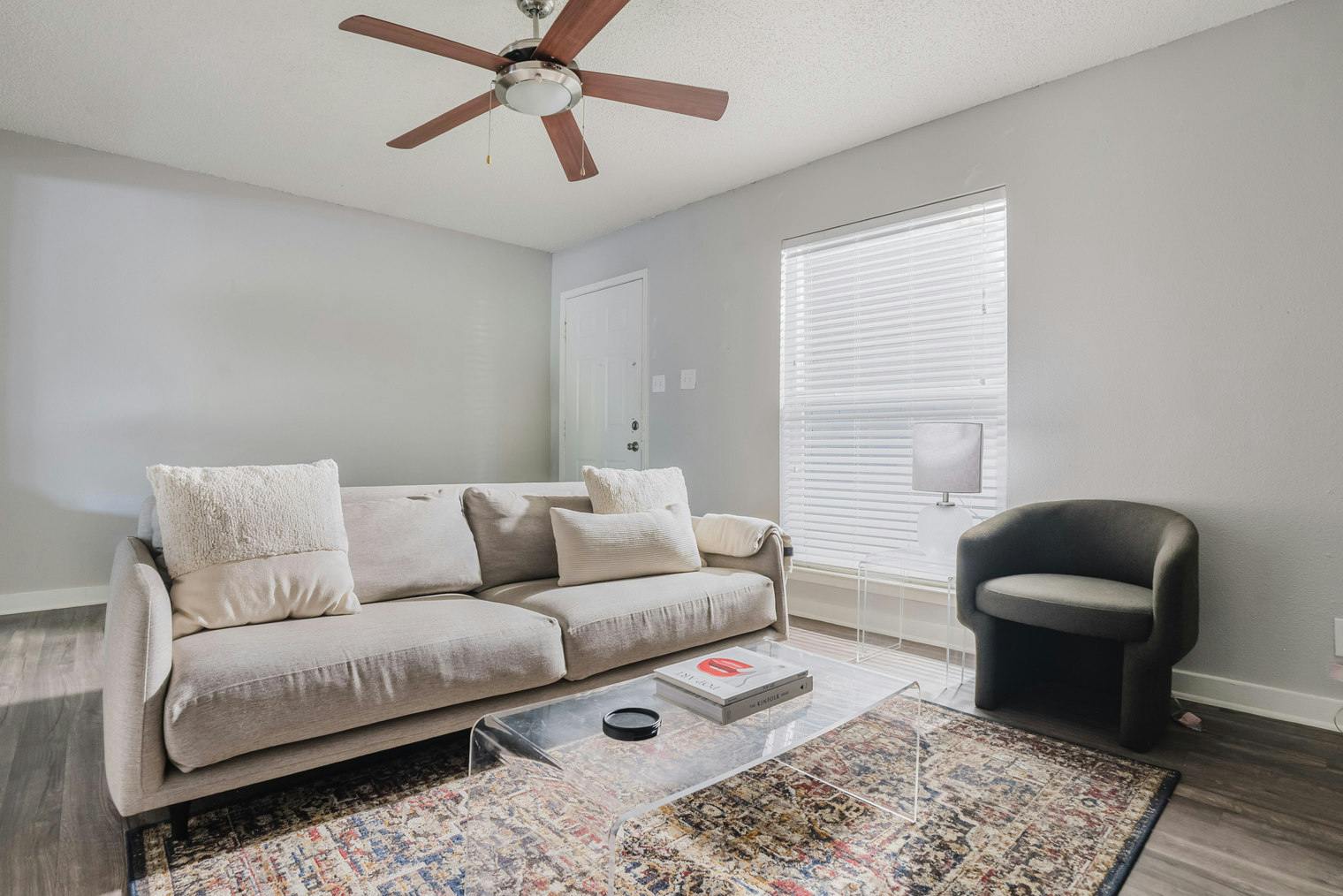 Appartamento in affitto a $2,345 al mese a Austin, East 38th 1/2 Street