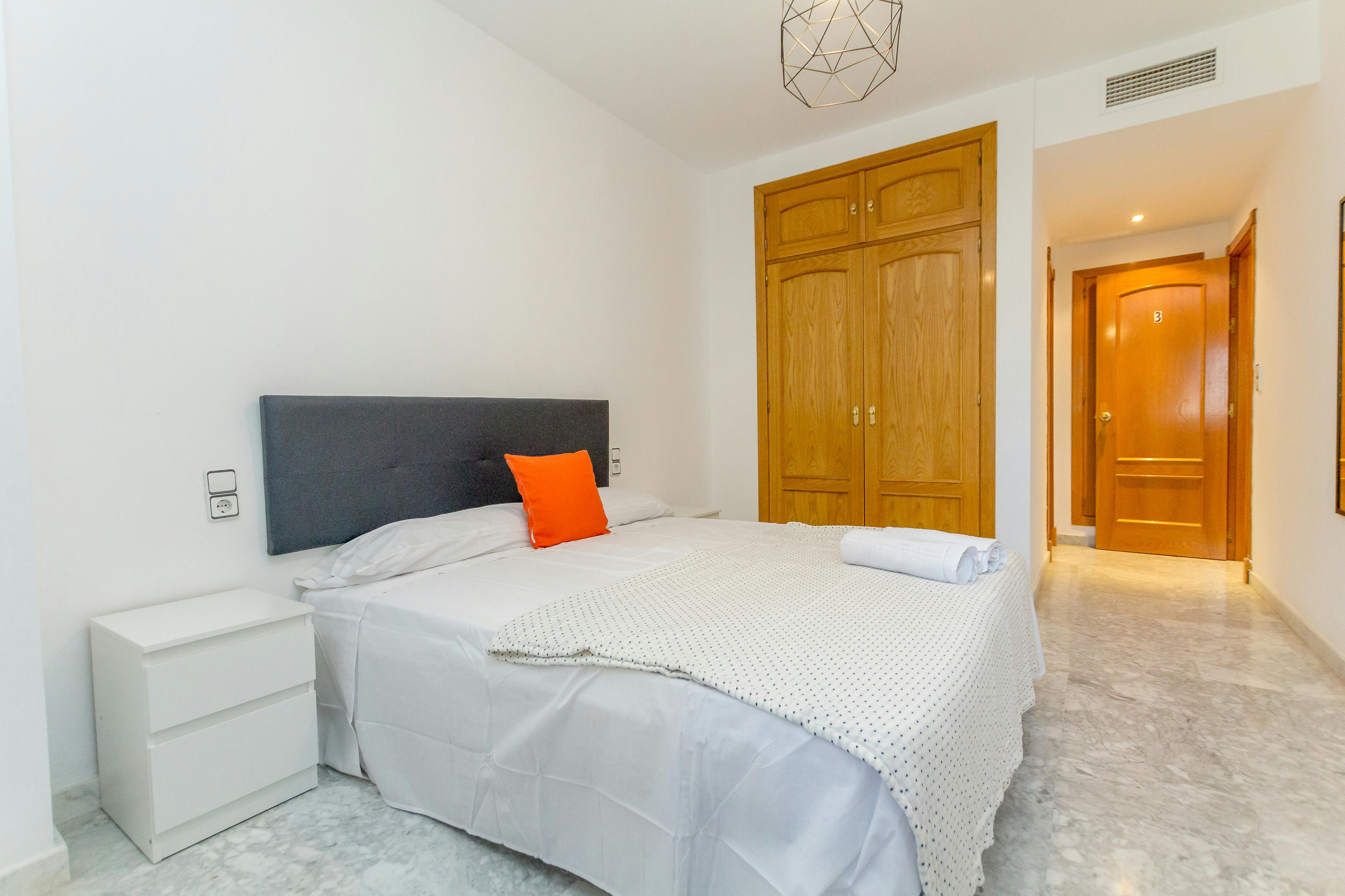 Private room for rent for €620 per month in Málaga, Avenida de la Aurora