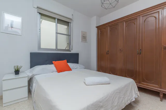 Private room in Calle Ferrocarril del Puerto, Málaga (1586762) room image 1