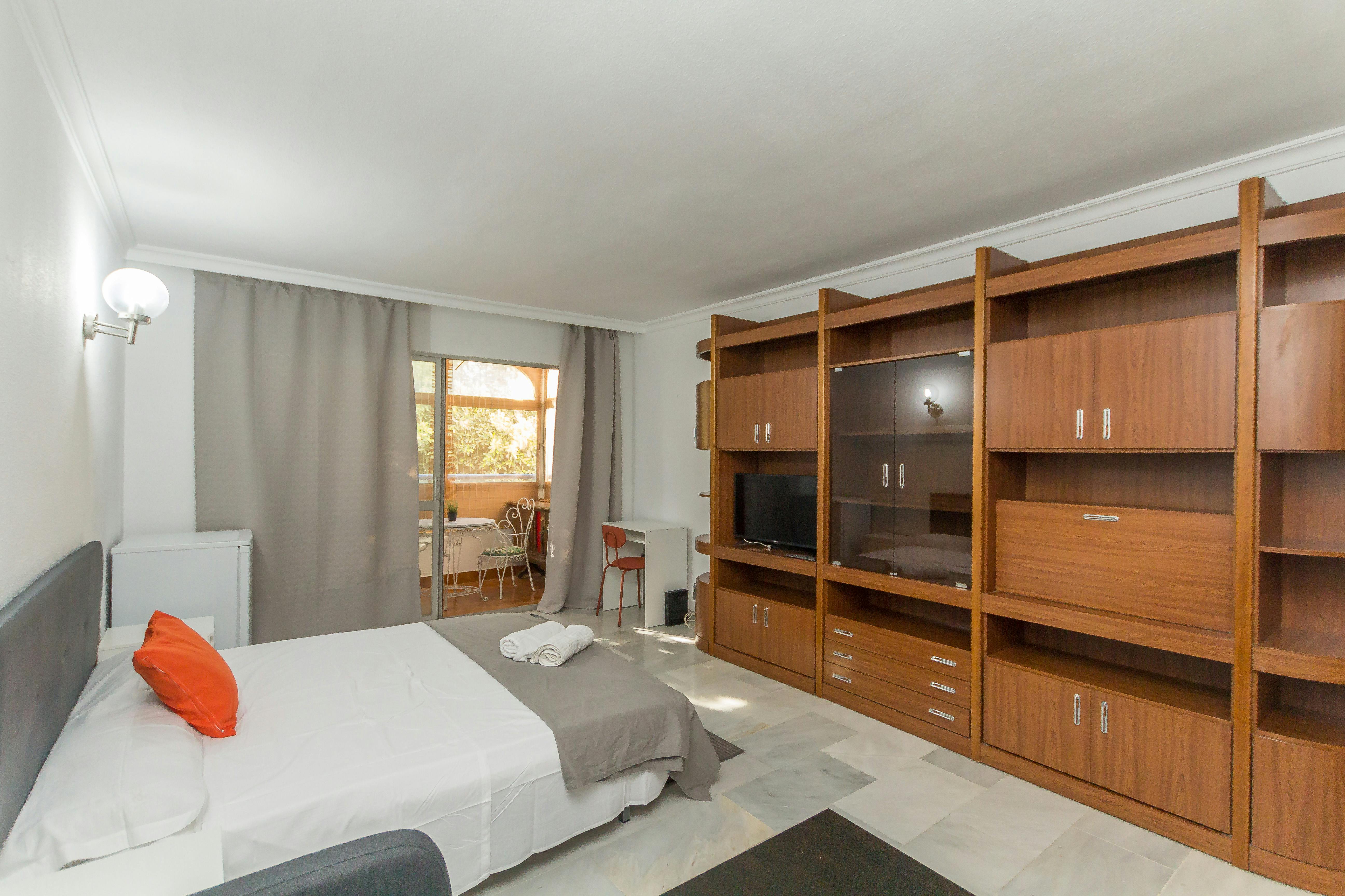 Calle Ferrocarril del Puerto, Málaga preview