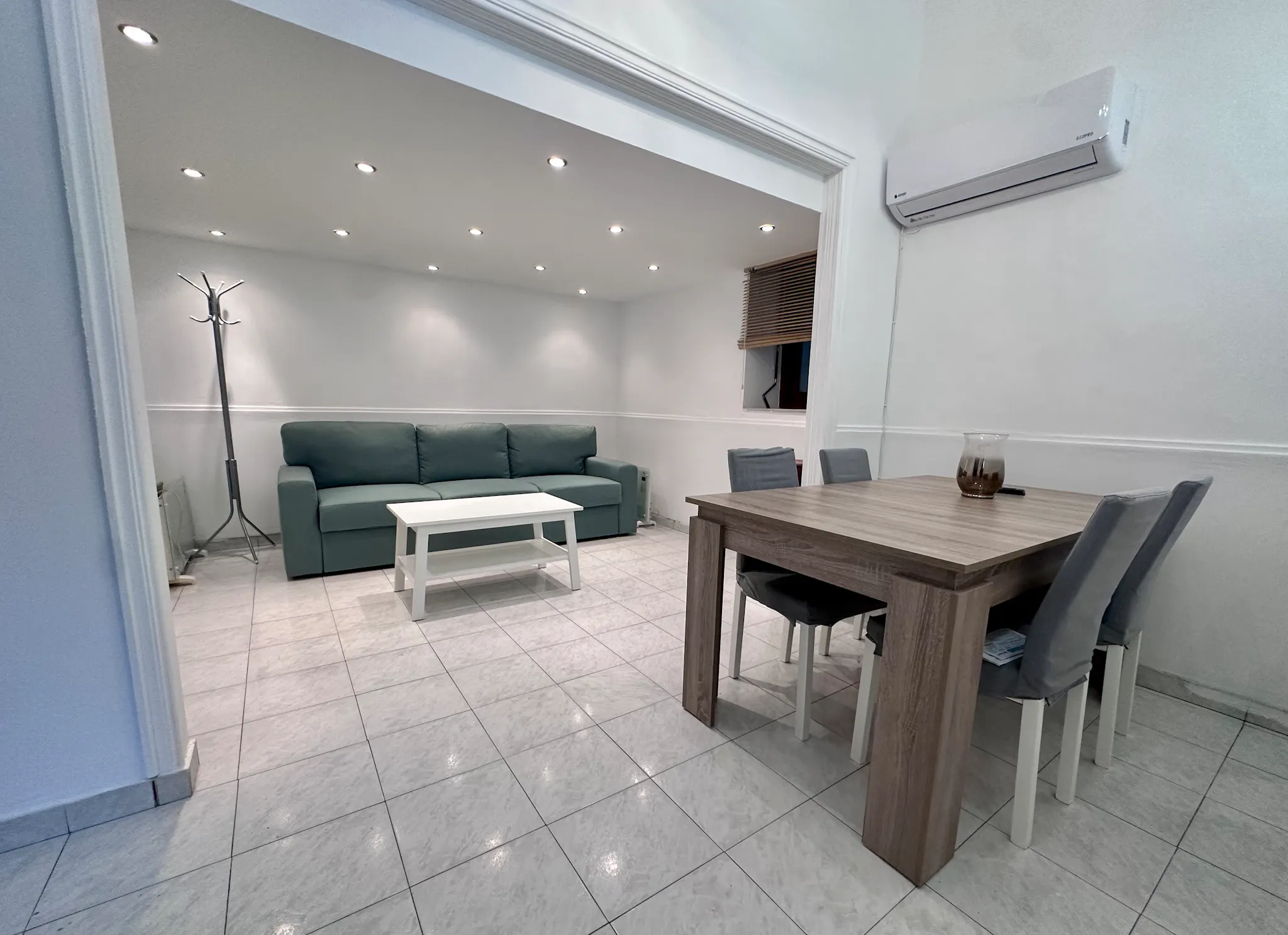 Navarchou Votsi, Pireas preview