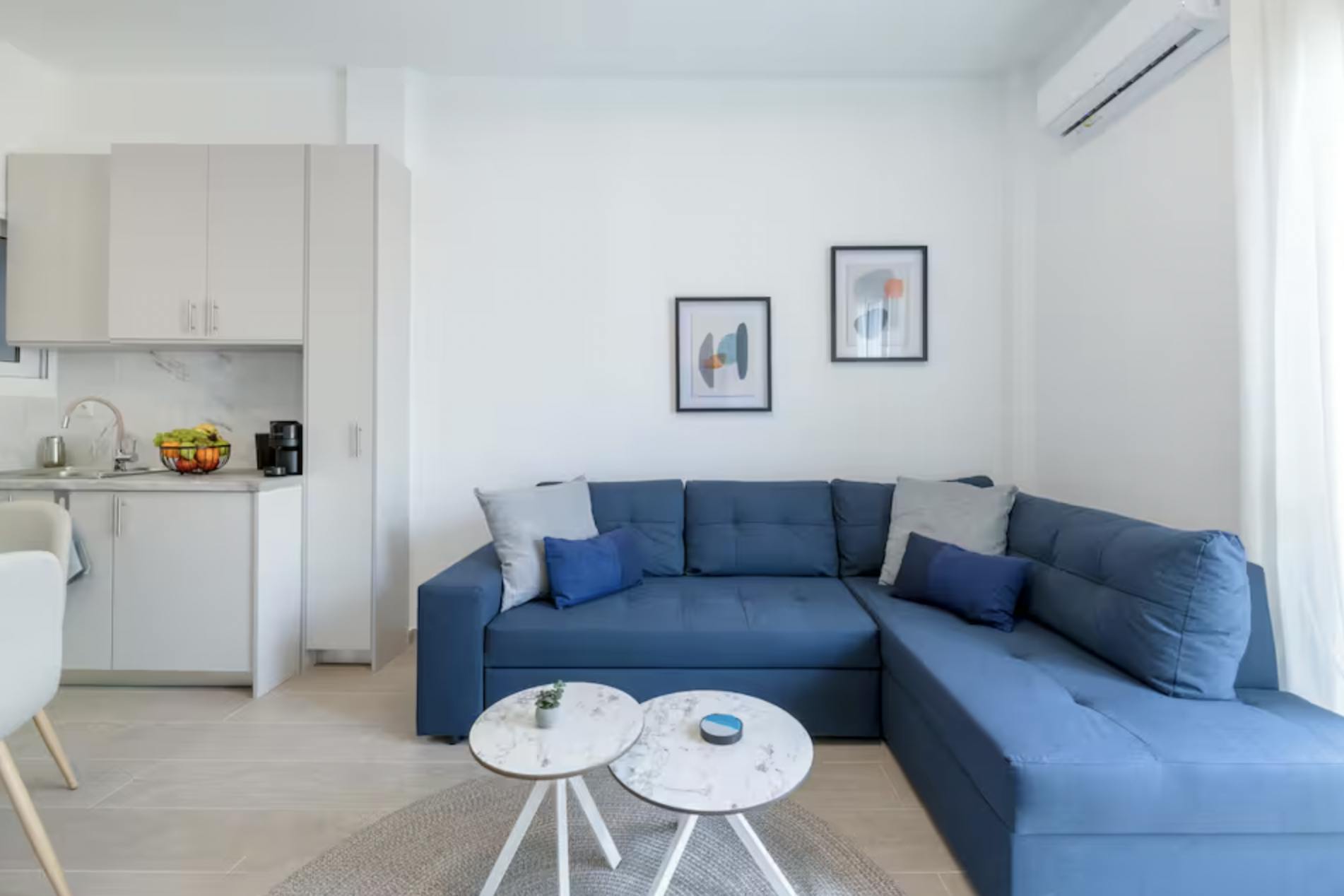 Apartment for rent for €980 per month in Athina, Kazani