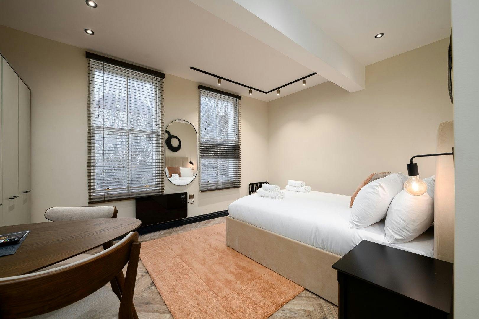 Studio for rent for £3,100 per month in London, Chalton Street