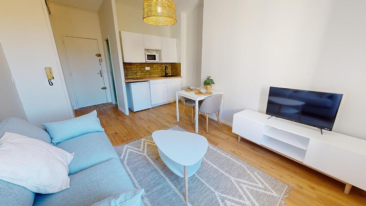 Studio te huur voor € 695 per maand in Bordeaux, Rue de la Rousselle
