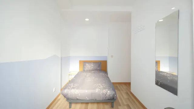 Private room in Carrer de Valldonzella, Barcelona (1587173) room image 1