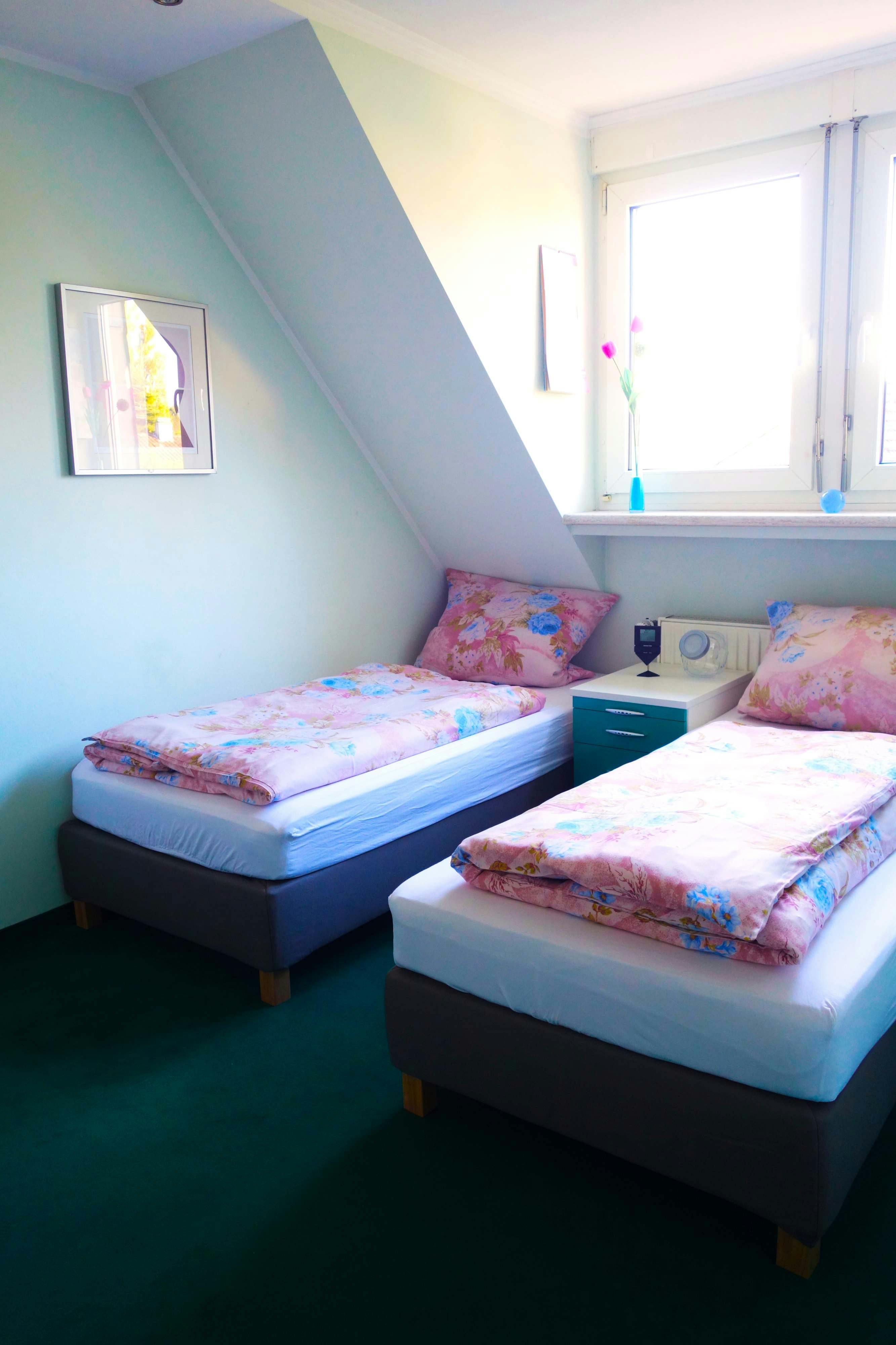 Apartment for rent for €2,100 per month in Düsseldorf, Am Röttchen