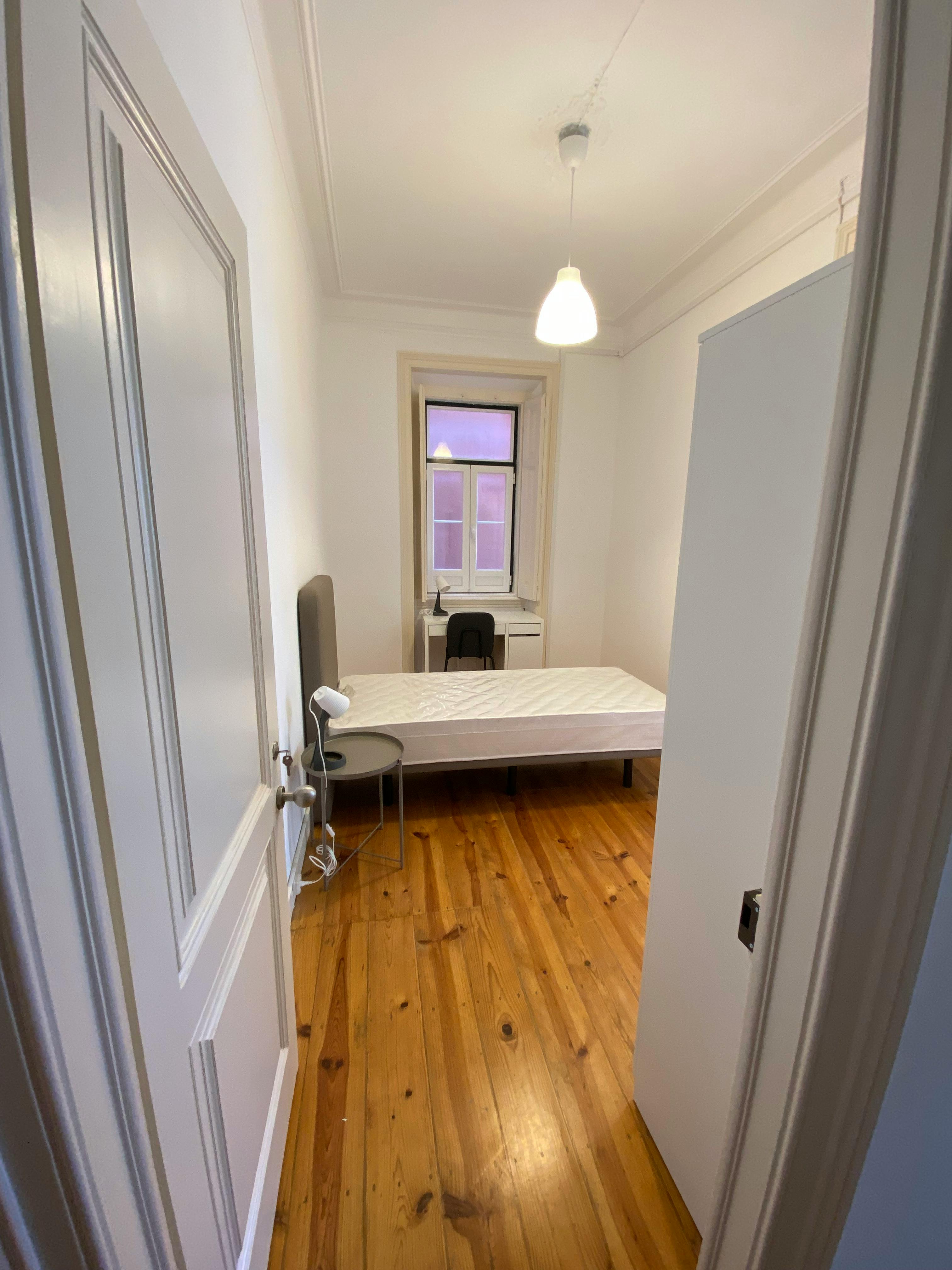 Apartment Lisbon, 1 bed, 10m² — photo 1