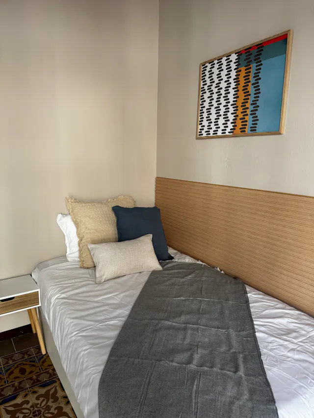 Private room in Carrer de Ferlandina, Barcelona (1587373) room image 2