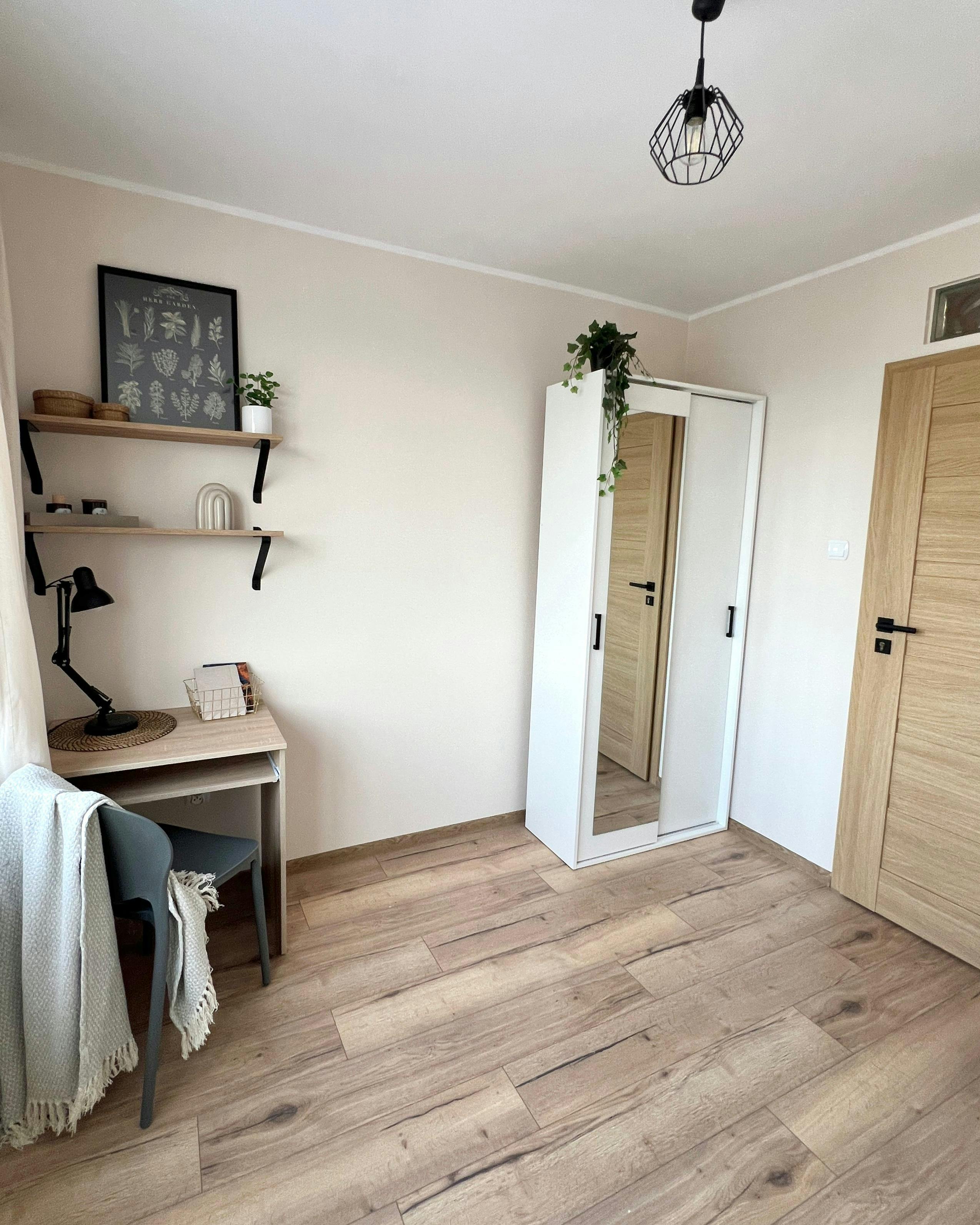 私人房间 正在以 €580 的月租出租，其位于 Warsaw, Jagiellońska