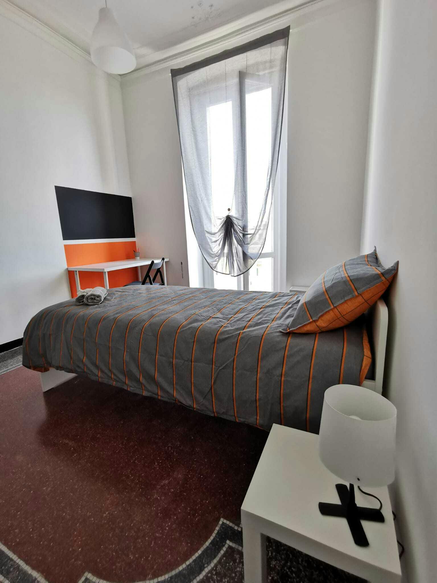 Privat rum att hyra för 430 € i månaden i Genoa, Via Assarotti