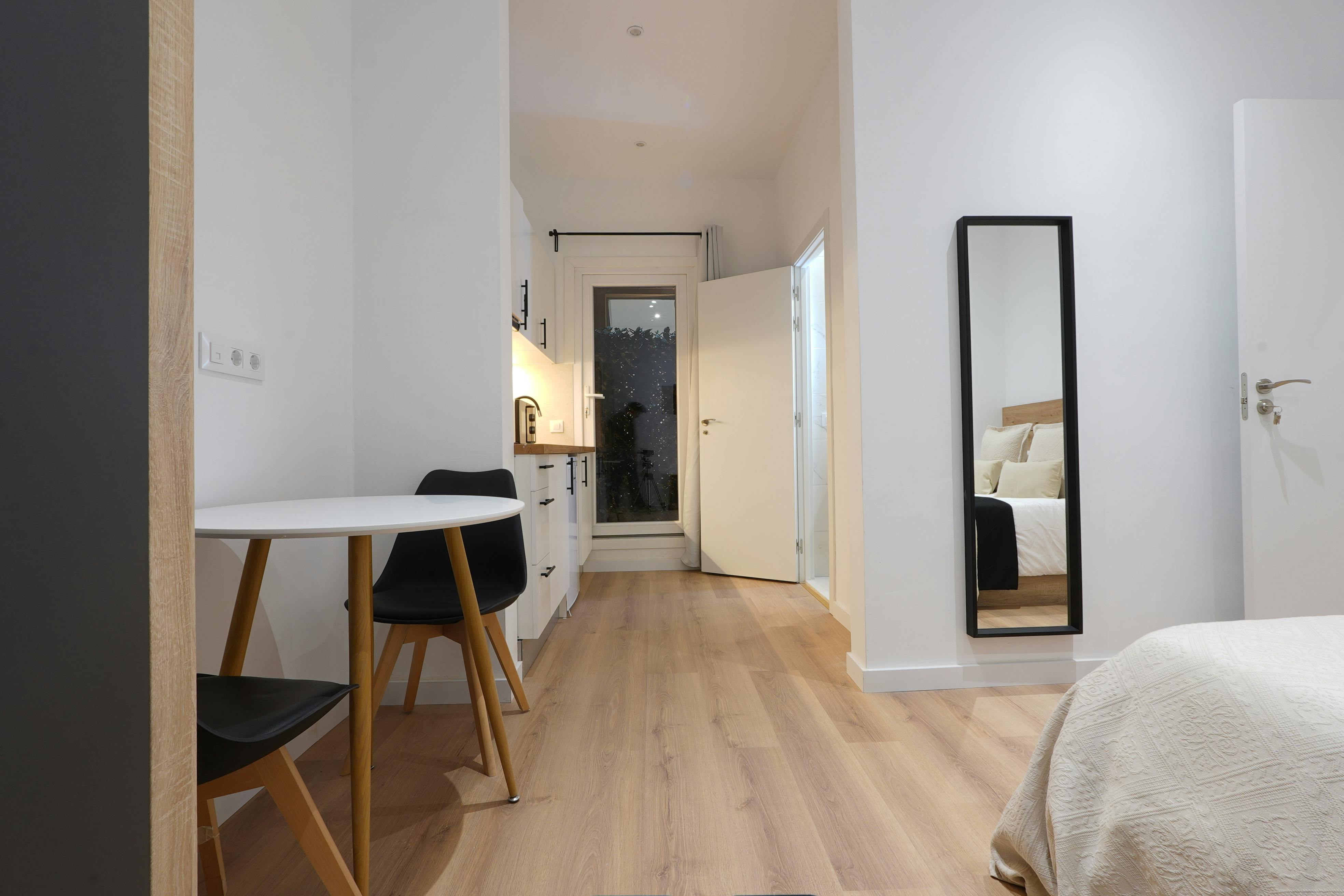 Shared room for rent for €1,100 per month in Barcelona, Ronda de Sant Pere