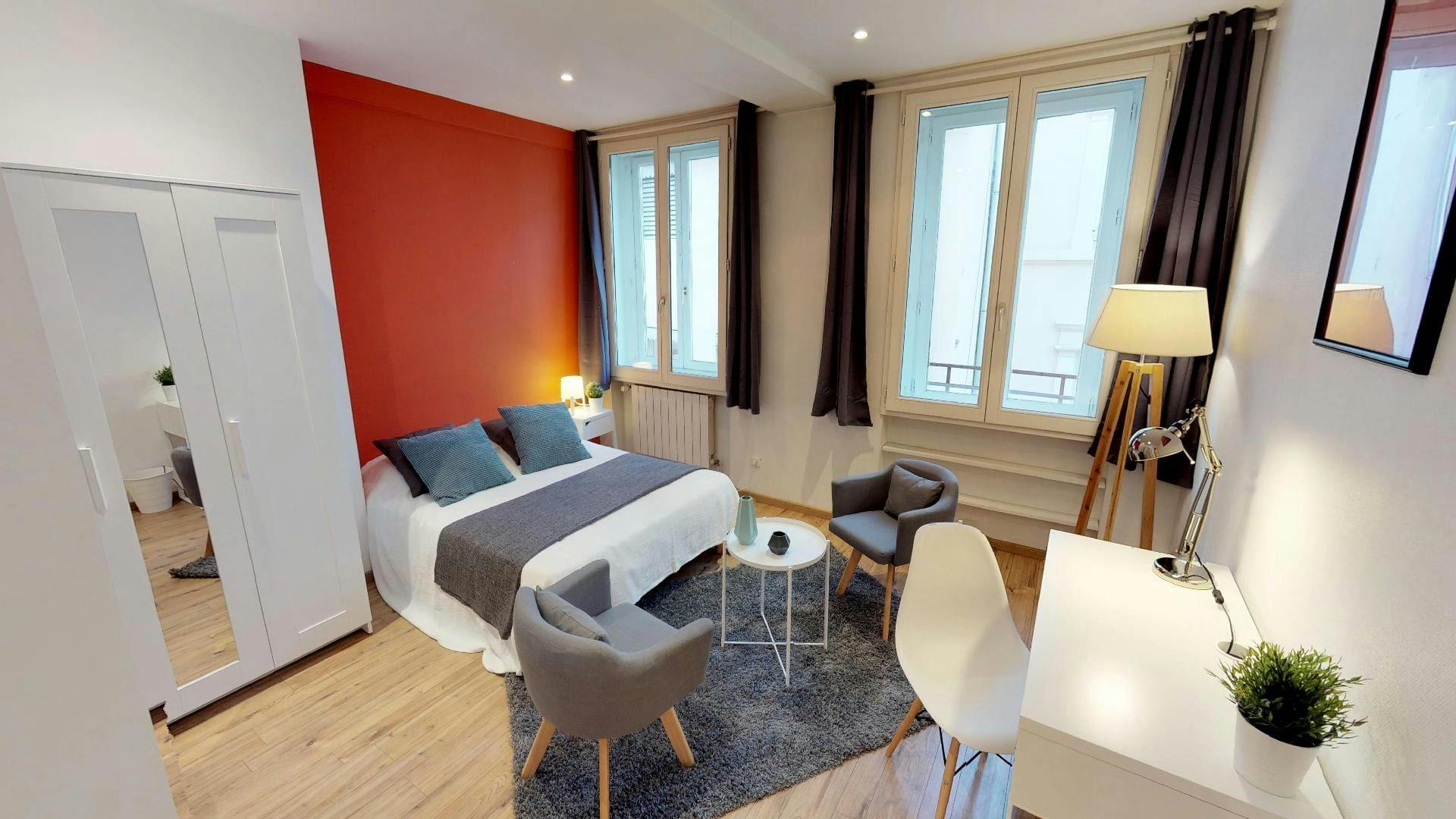Private room for rent on Place Tobie Robatel, Lyon - Vue 3