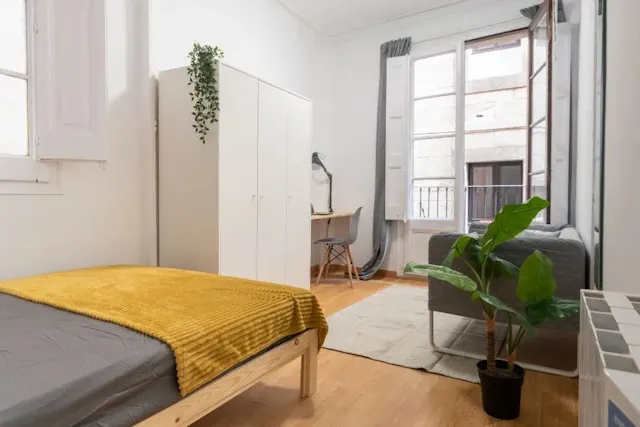 Private room in Carrer de la Freneria, Barcelona (1587625) room image 2