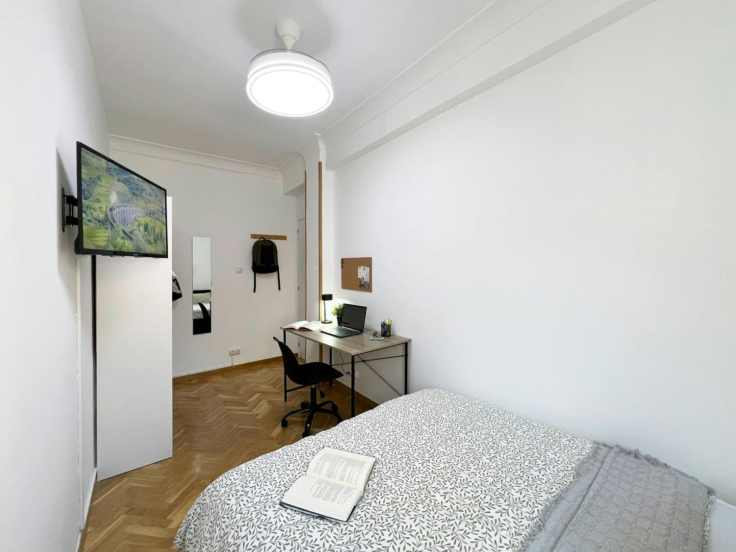 Apartment Madrid, 1 bed, 10m² — photo 4