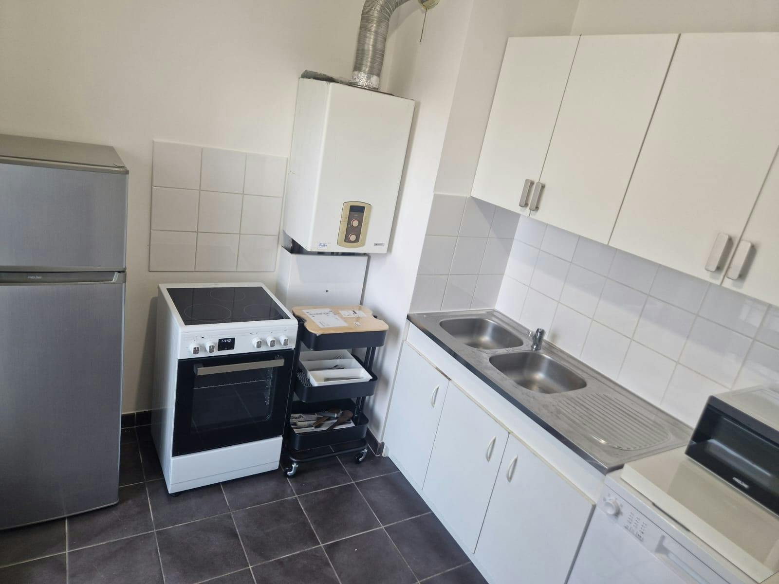 Apartment Vénissieux, 1 bed, 10m² — photo 15
