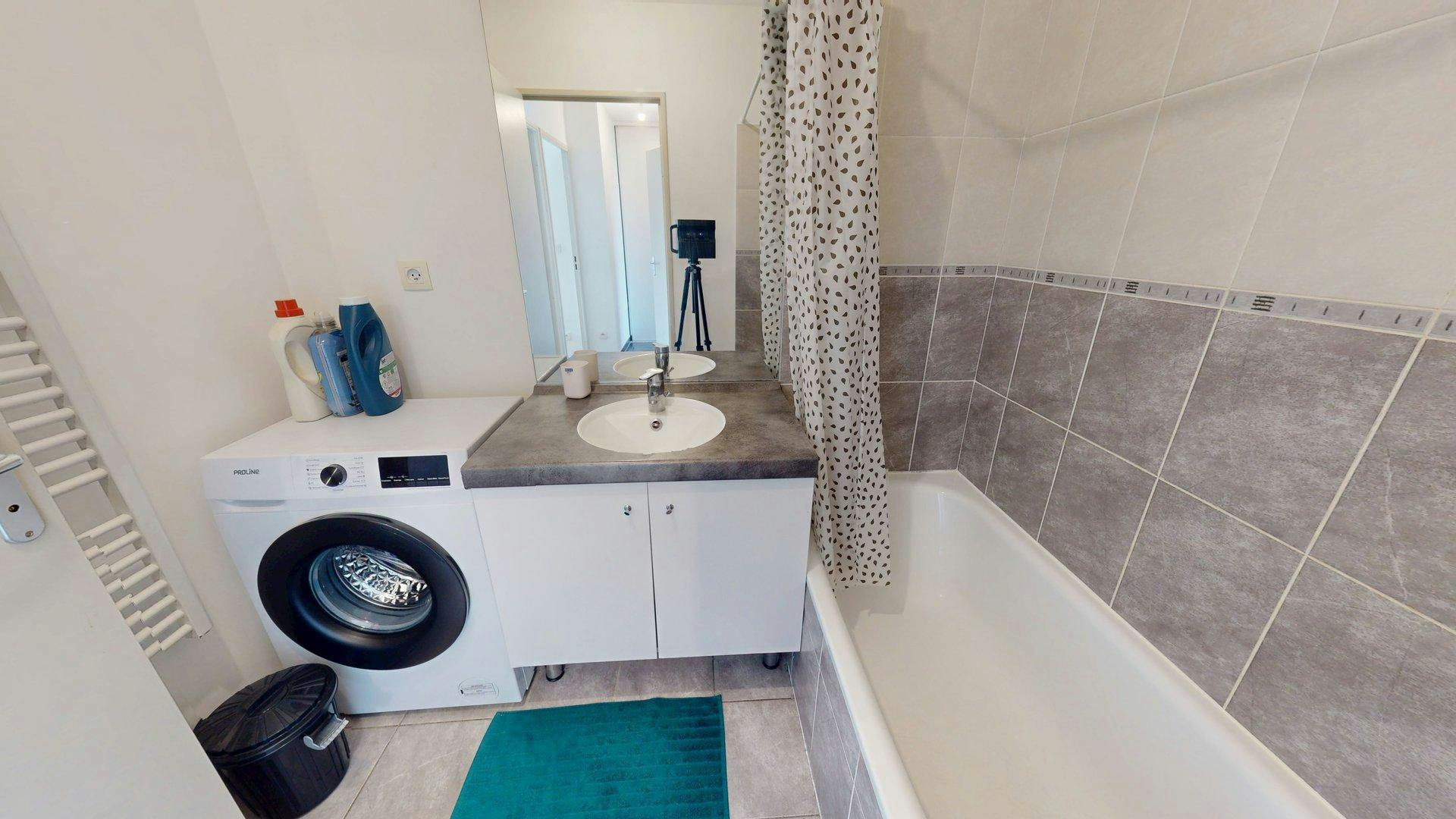 Apartment Vénissieux, 1 bed, 10m² — photo 39