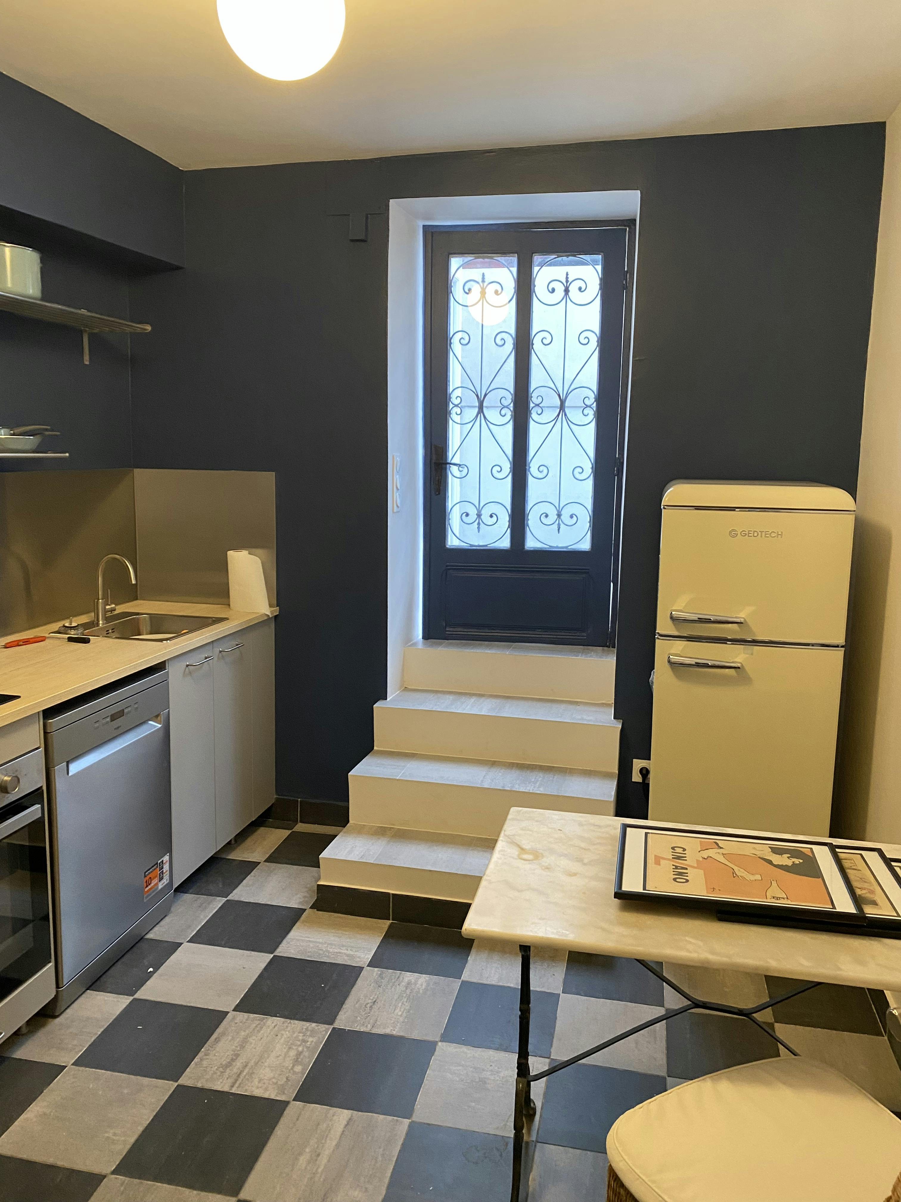 Lägenhet att hyra för 1 500 € i månaden i Nice, Avenue Joliette