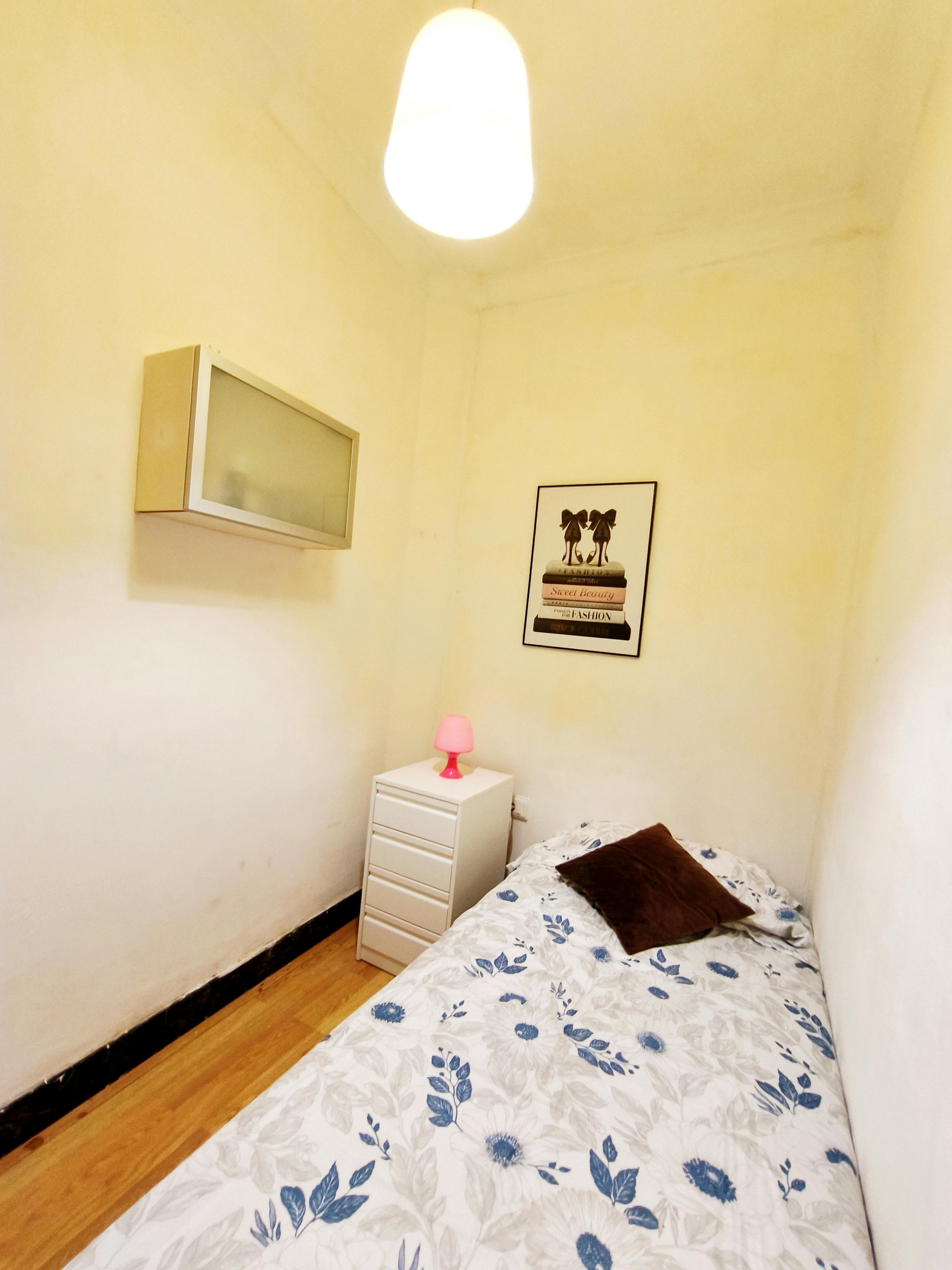 Chambre privée à louer pour 180 €/mois à Castelló de la Plana, Plaça Real