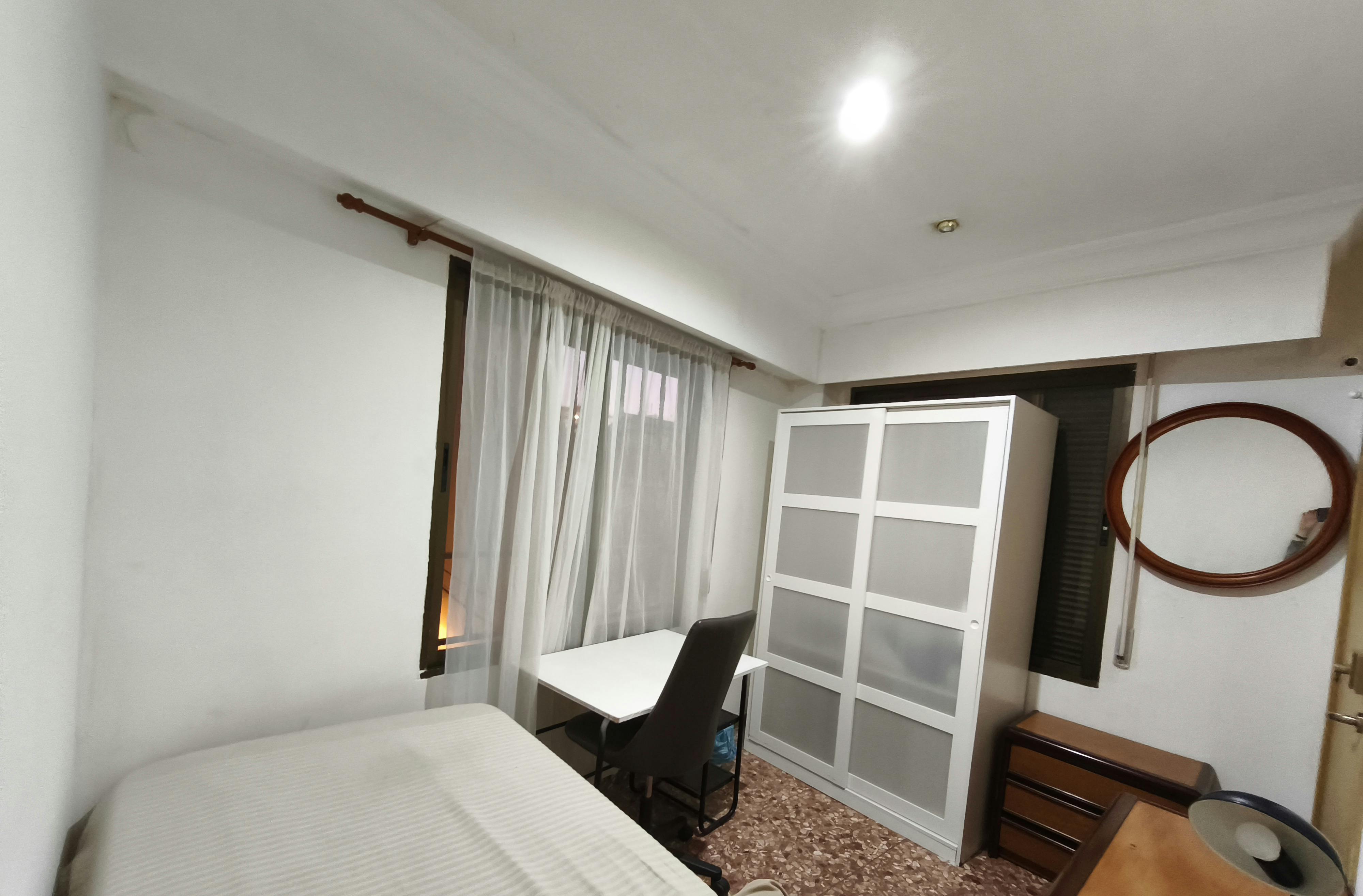 Privat rum att hyra för 225 € i månaden i Castelló de la Plana, Carrer d'Herrero